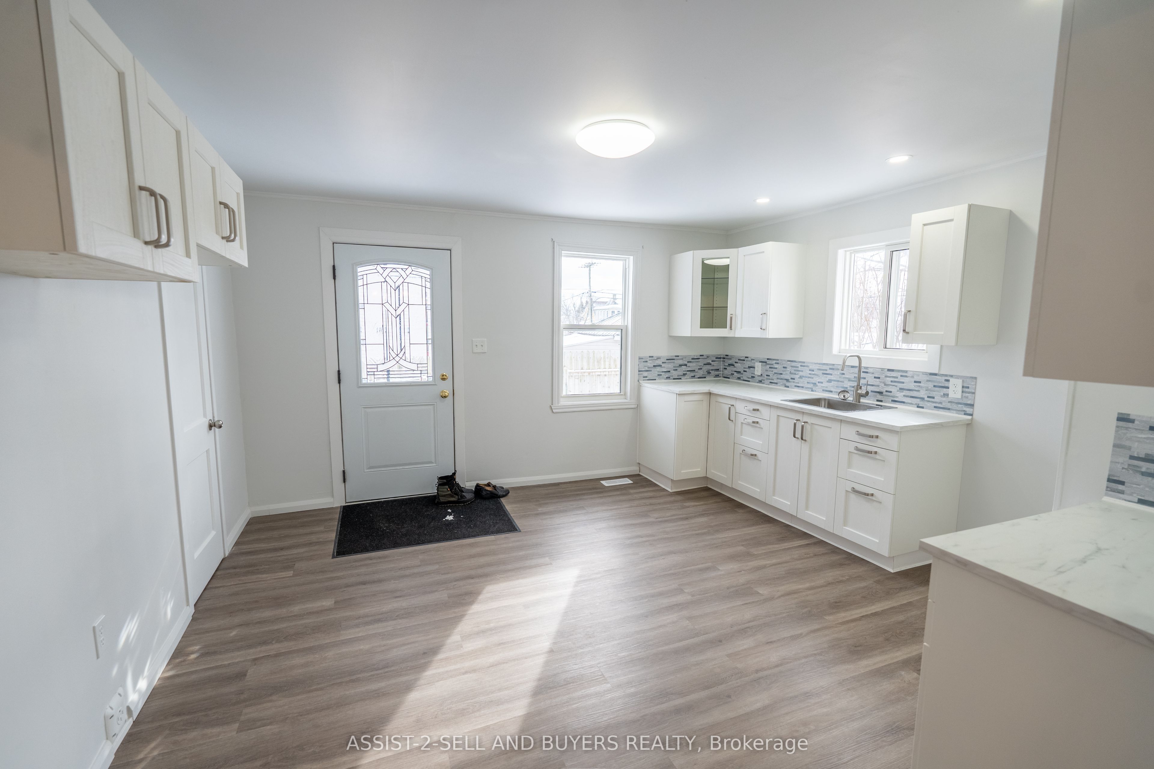 3024 Pitt Street Property Photo 7