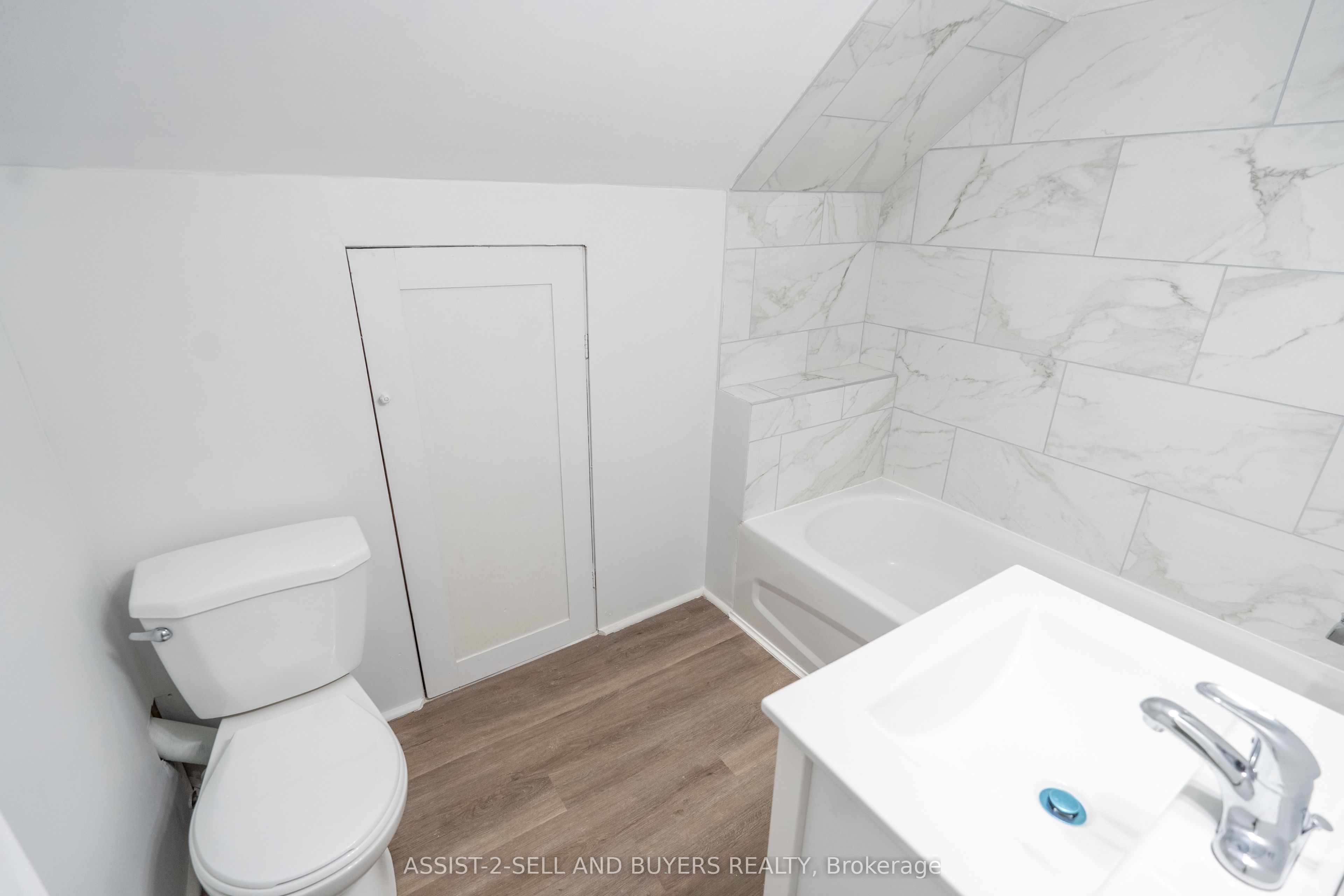 3024 Pitt Street Property Photo 17