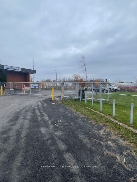 500 Boundary Road Property Photo 8