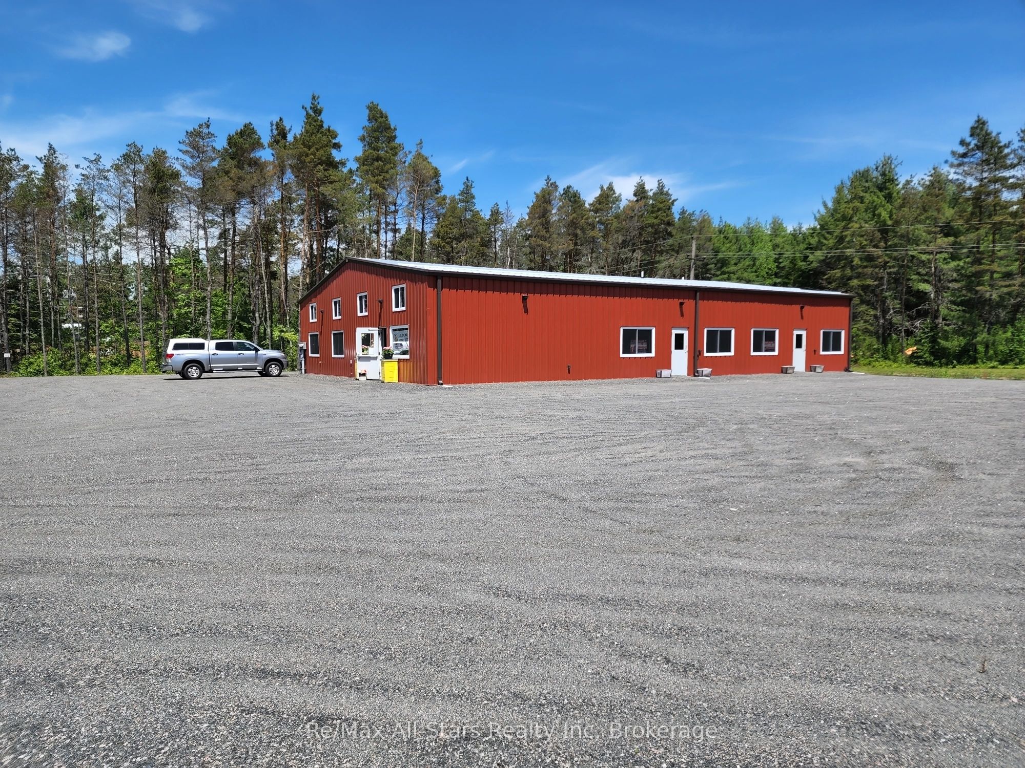 #unit 2 - 25754 35 Highway N Road Property Photo 1