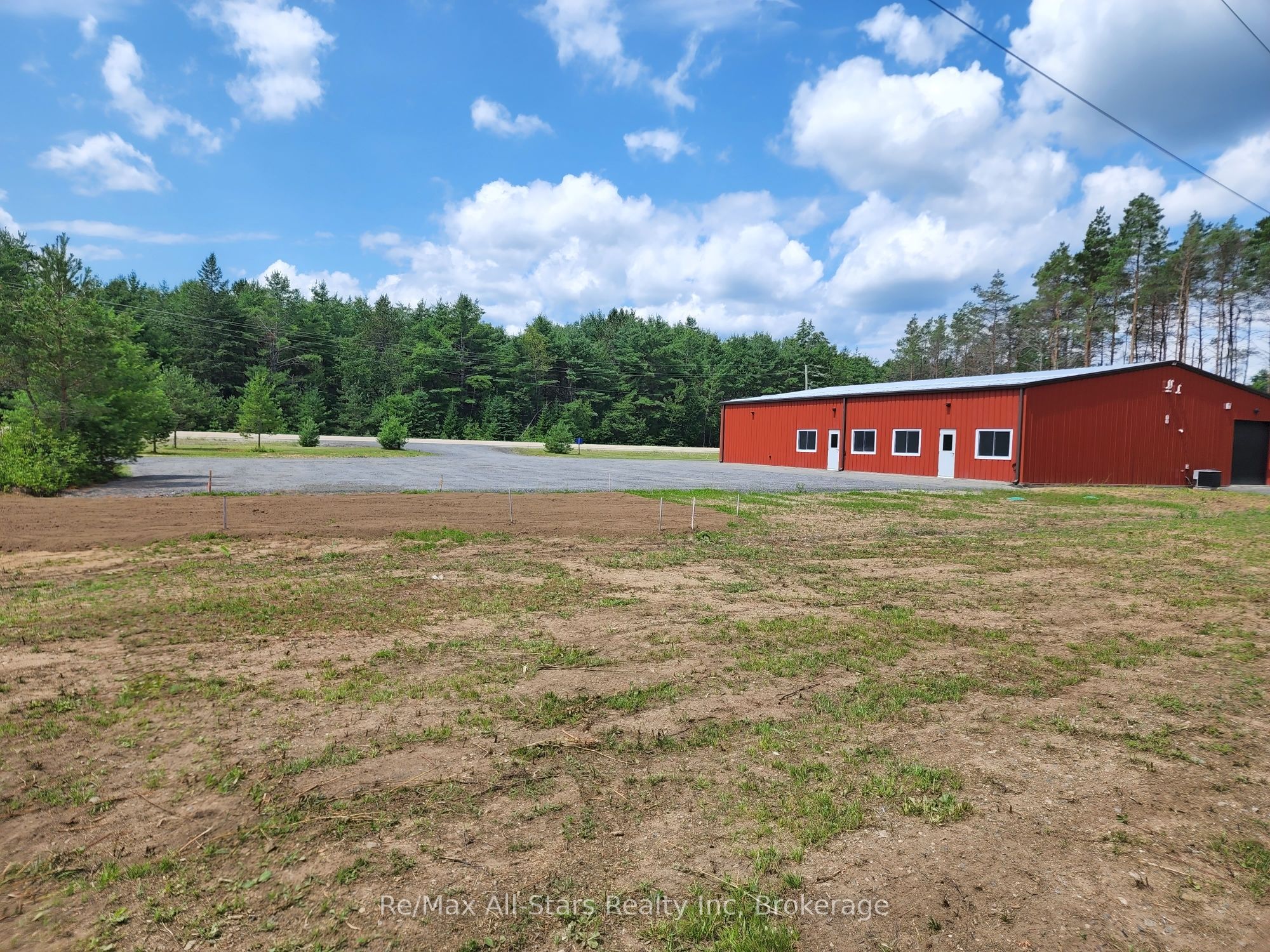 #unit 2 - 25754 35 Highway N Road Property Photo 5