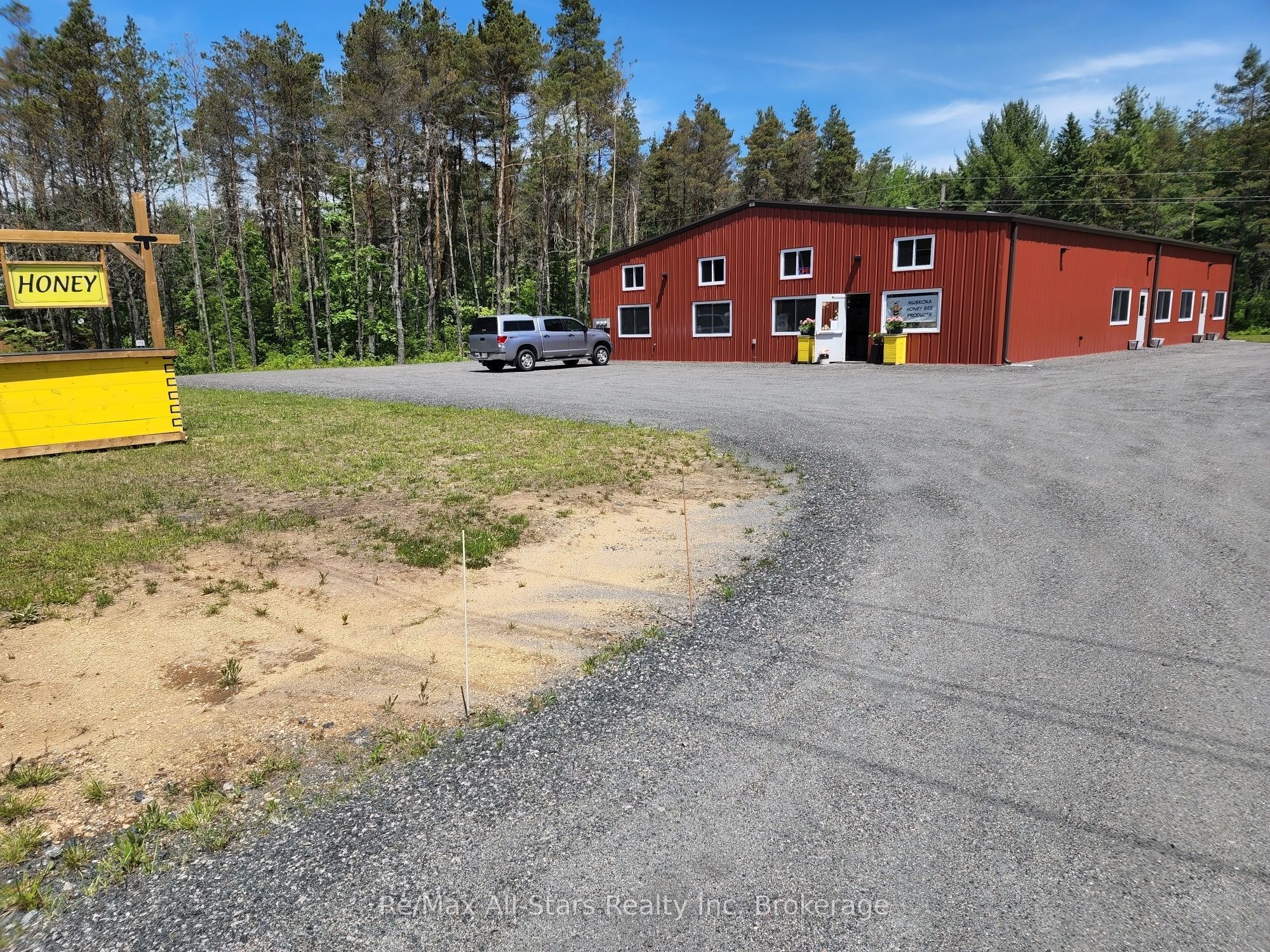 #unit 2 - 25754 35 Highway N Road Property Photo 7