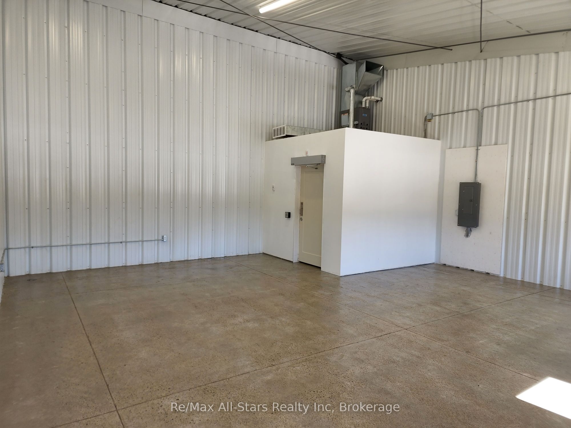 #unit 2 - 25754 35 Highway N Road Property Photo 16