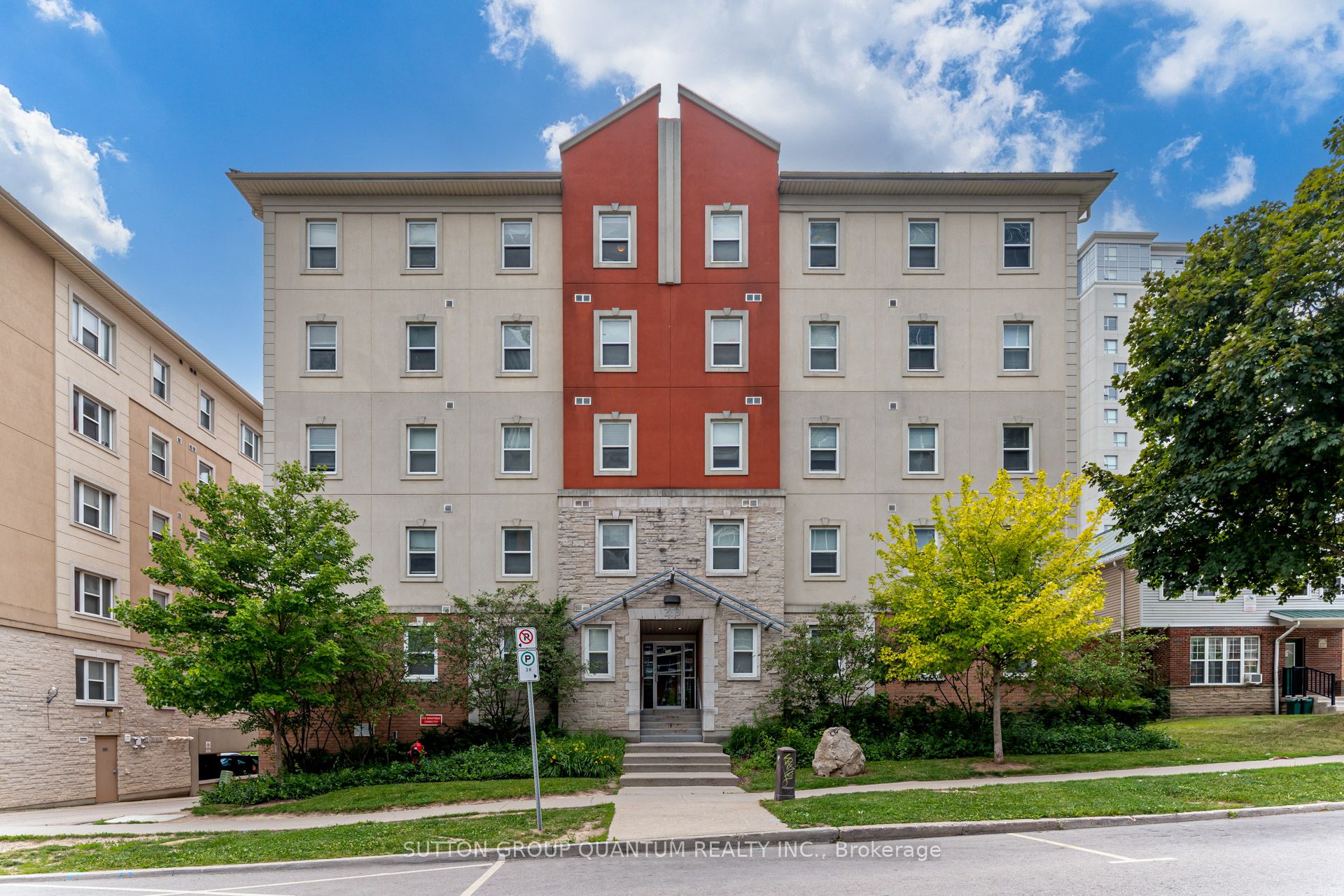 #204 - 253 Lester Street Property Photo 1