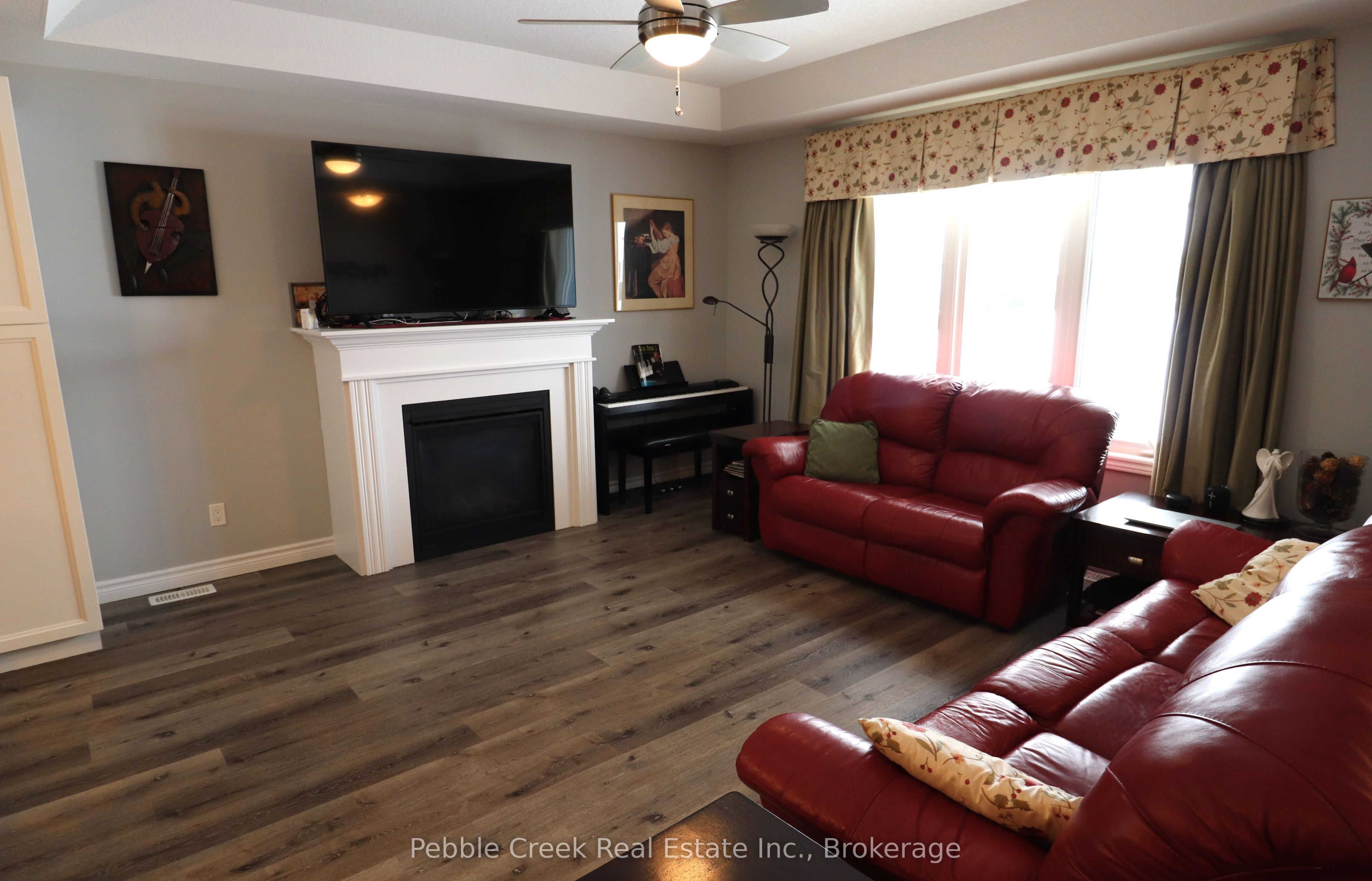 86 Huron Heights Drive Property Photo 5