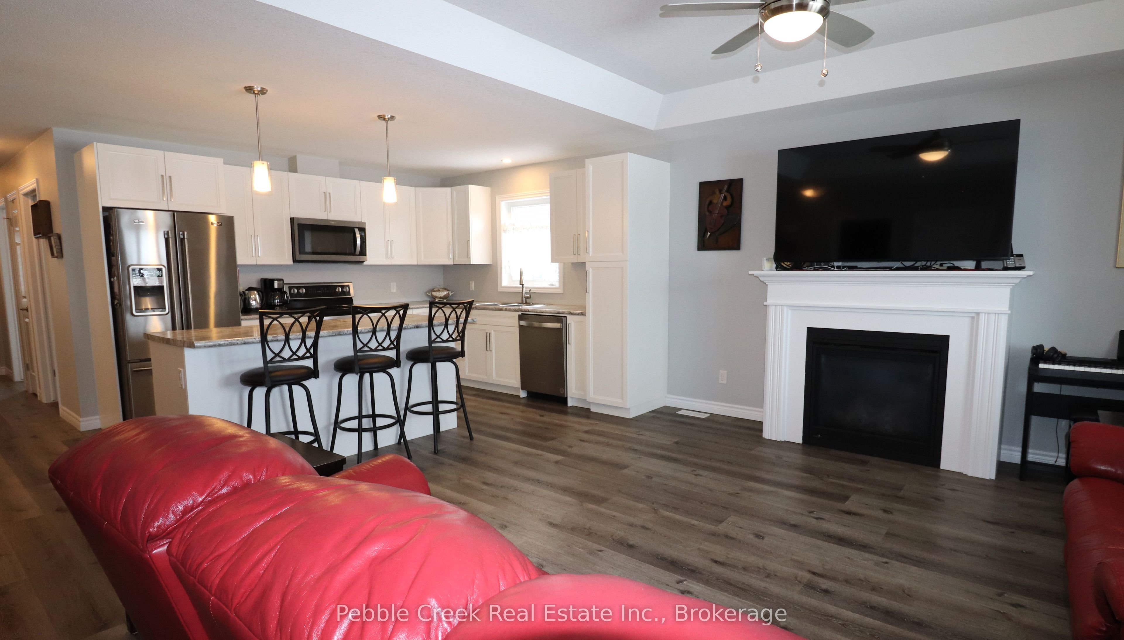 86 Huron Heights Drive Property Photo 6