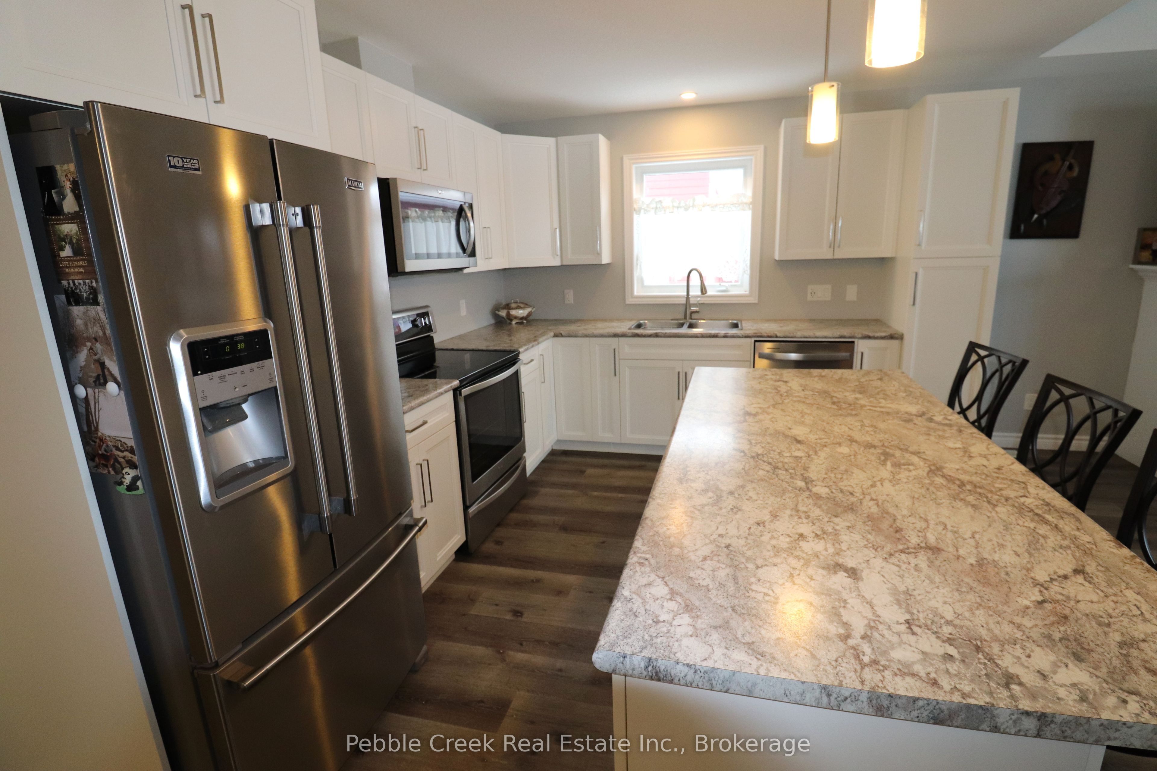 86 Huron Heights Drive Property Photo 8
