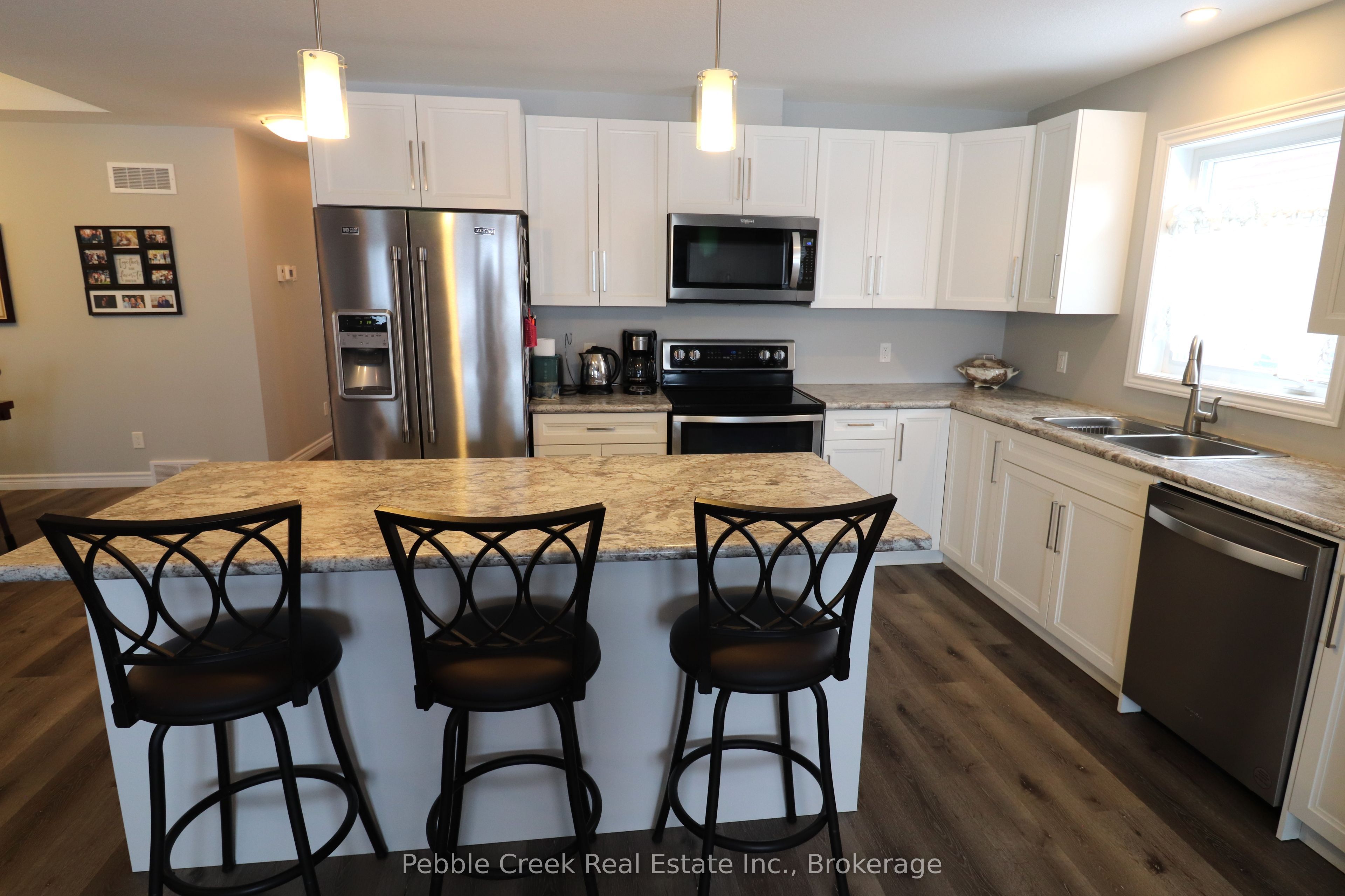 86 Huron Heights Drive Property Photo 9