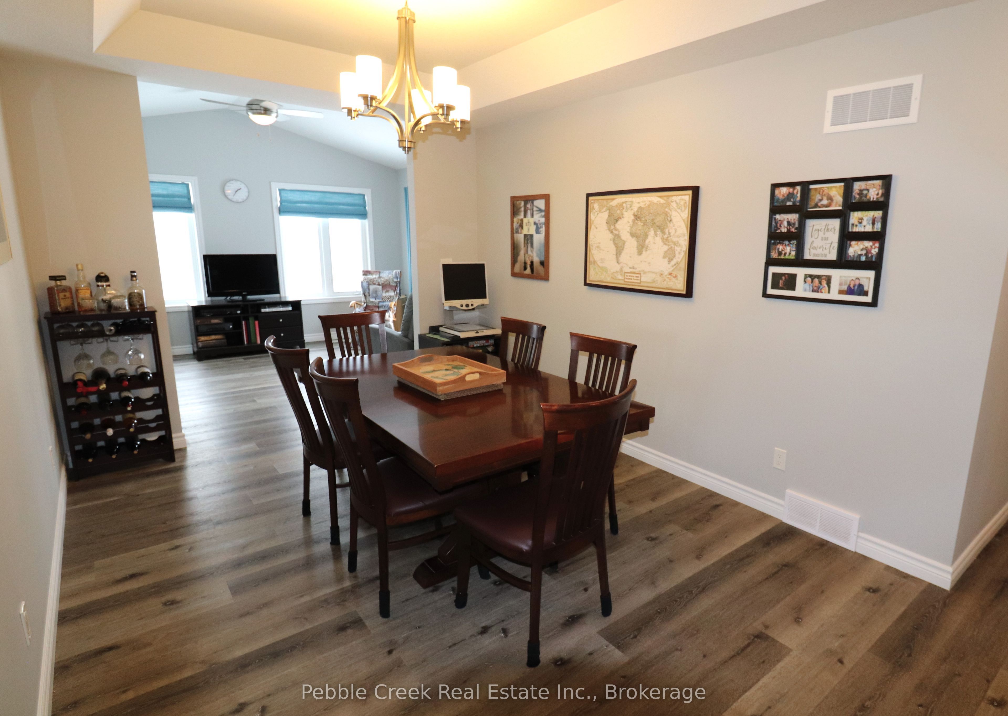 86 Huron Heights Drive Property Photo 11