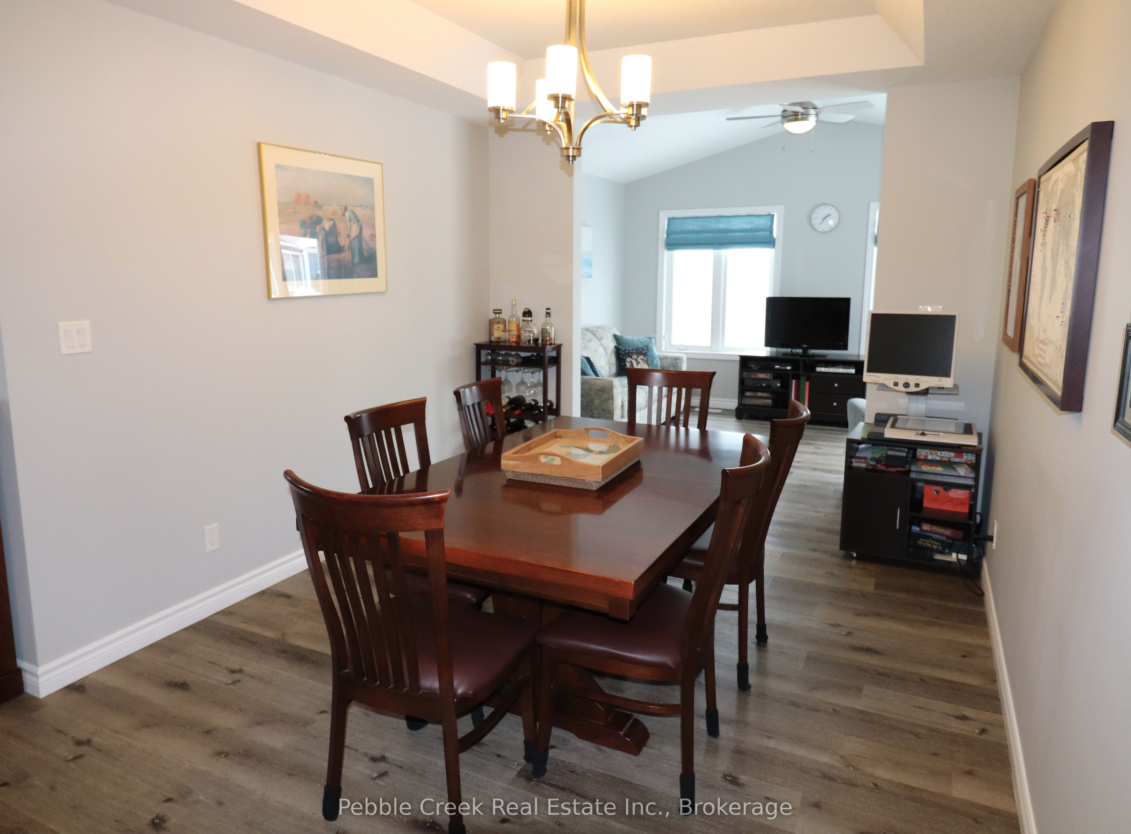 86 Huron Heights Drive Property Photo 12