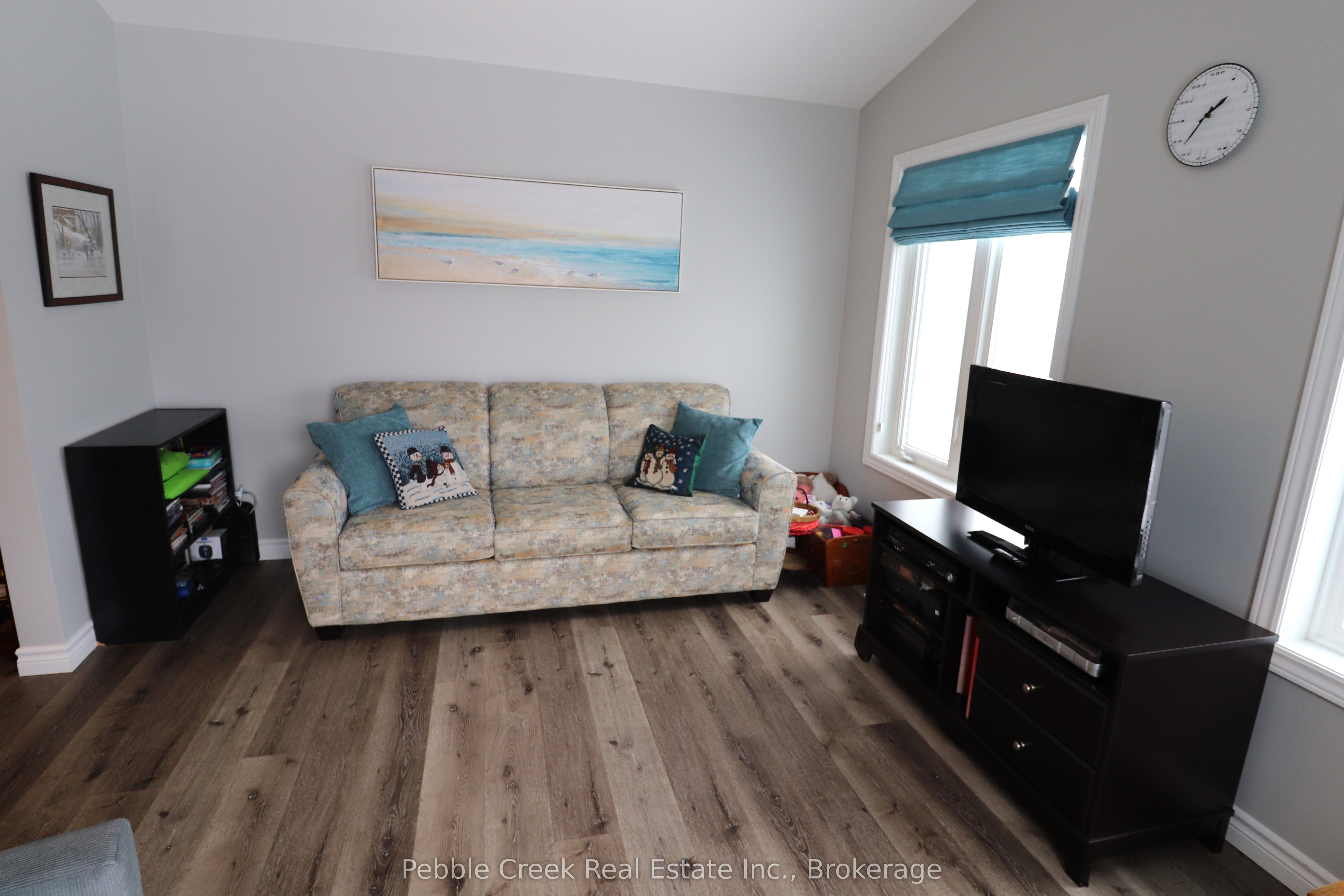 86 Huron Heights Drive Property Photo 14