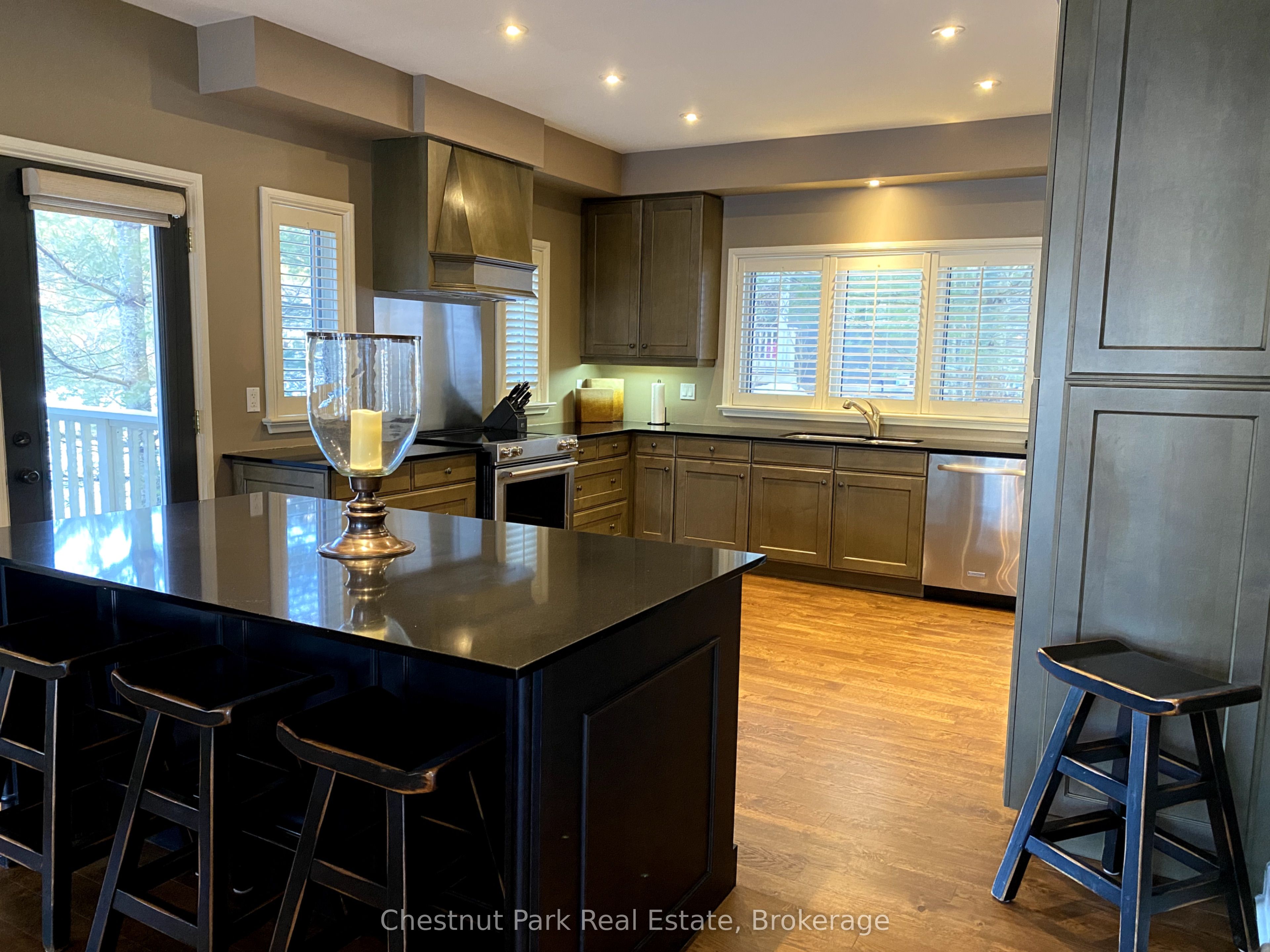 #46 - 3876 Muskoka Road 118 W Property Photo 13