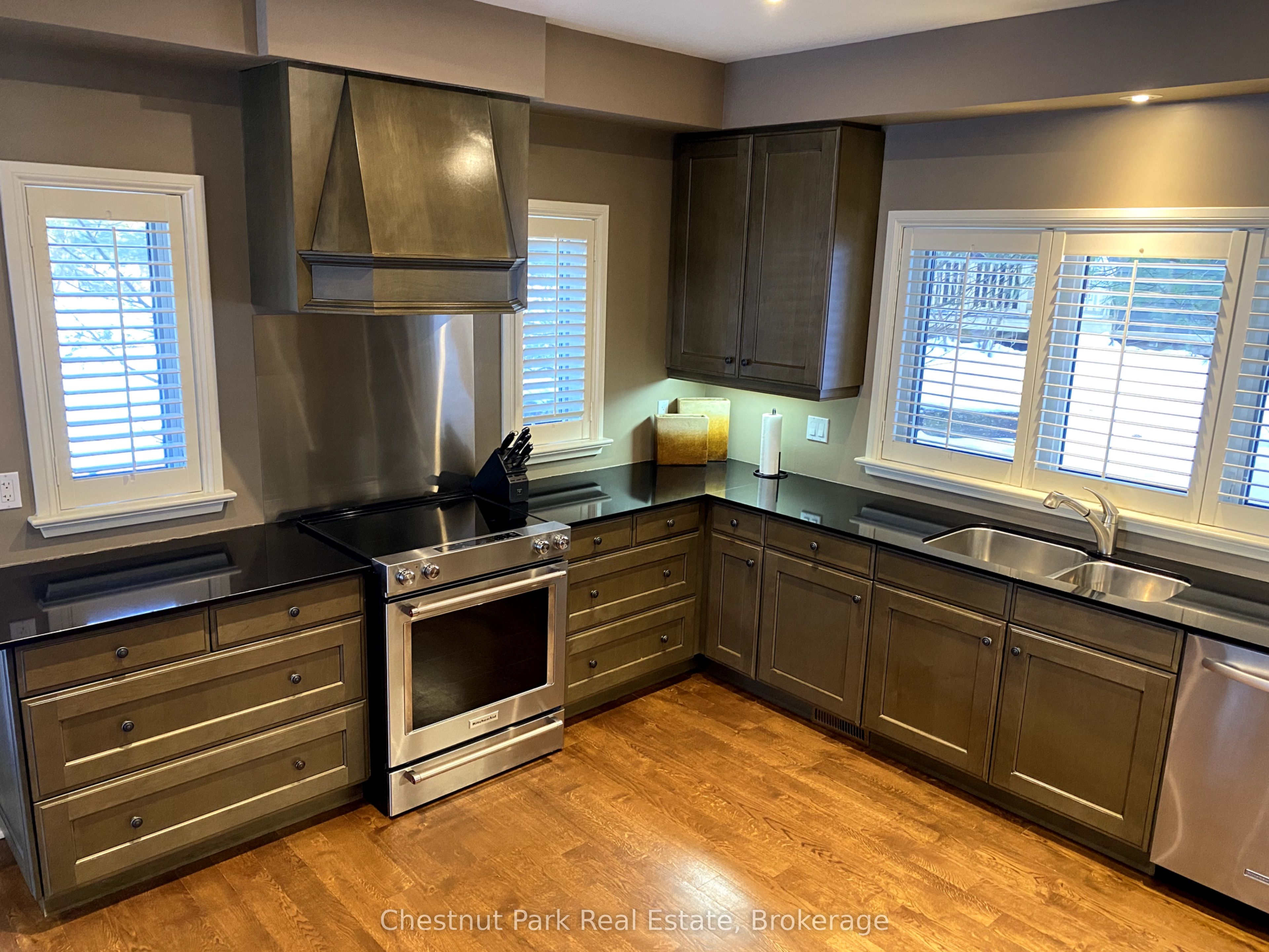 #46 - 3876 Muskoka Road 118 W Property Photo 32