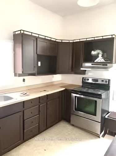 934284 Airport Road Property Photo 6