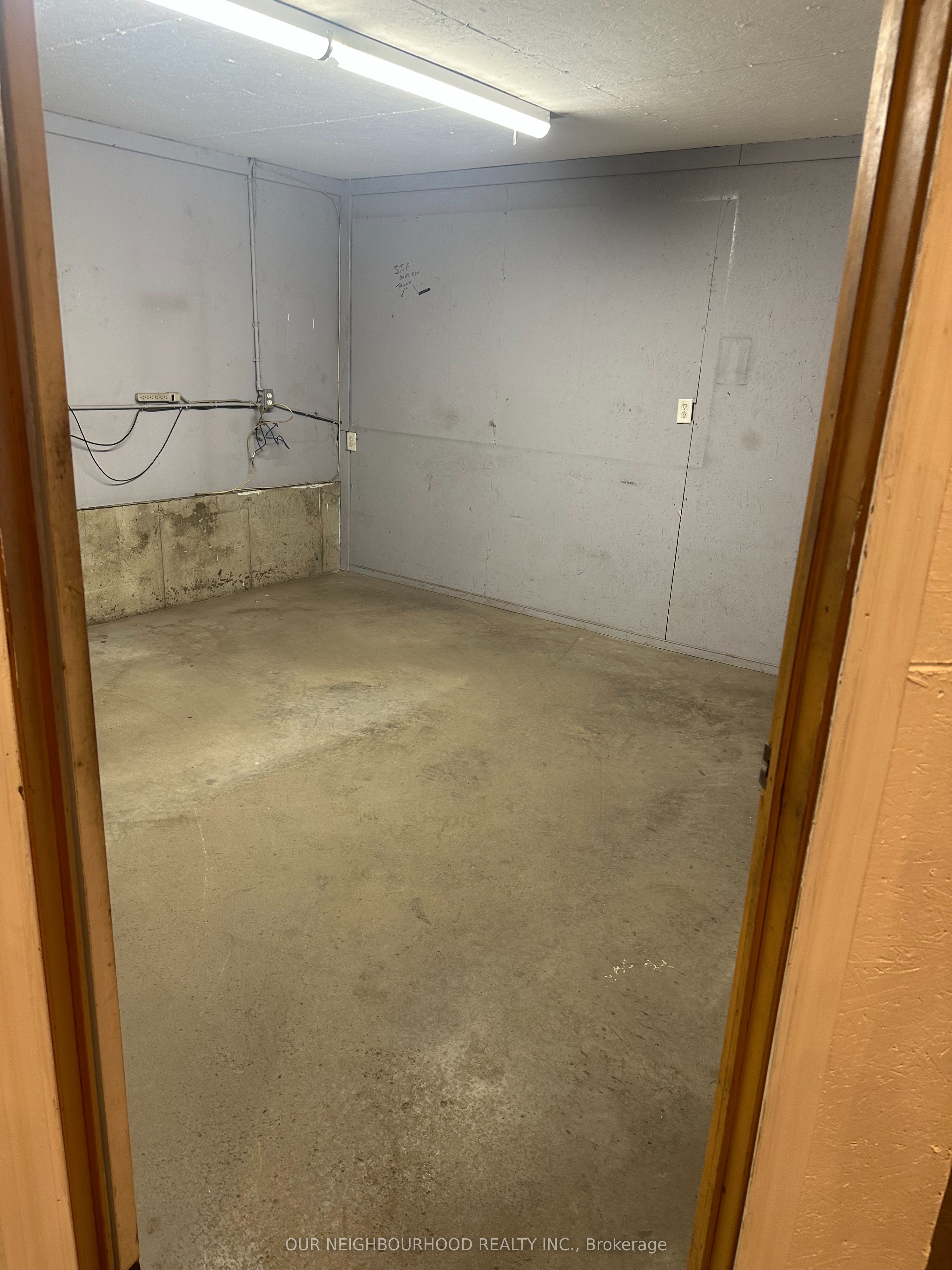 #74-76 - 25 Frankford Crescent Property Photo 11