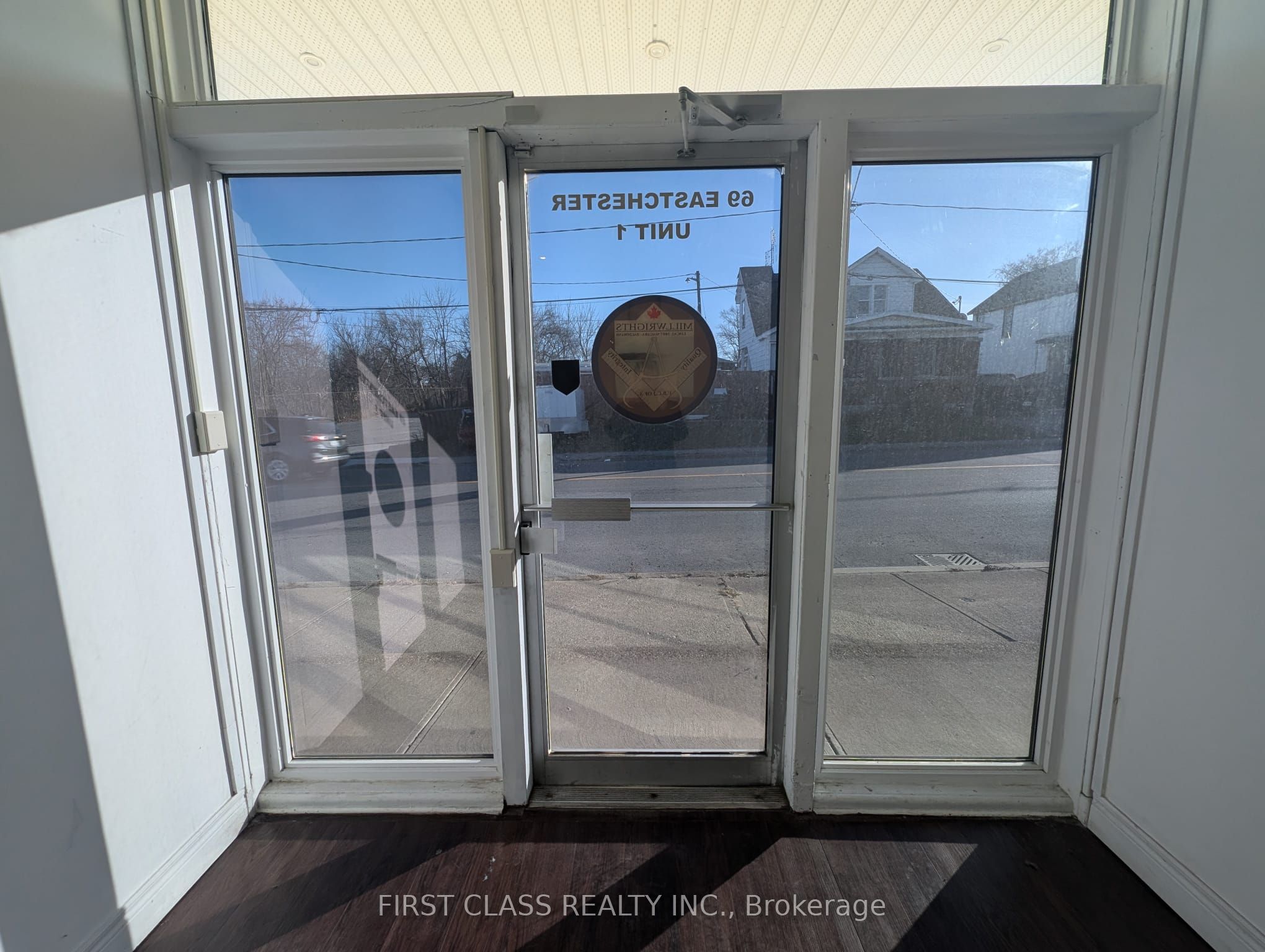 #a - 69 Eastchester Avenue Property Photo 3