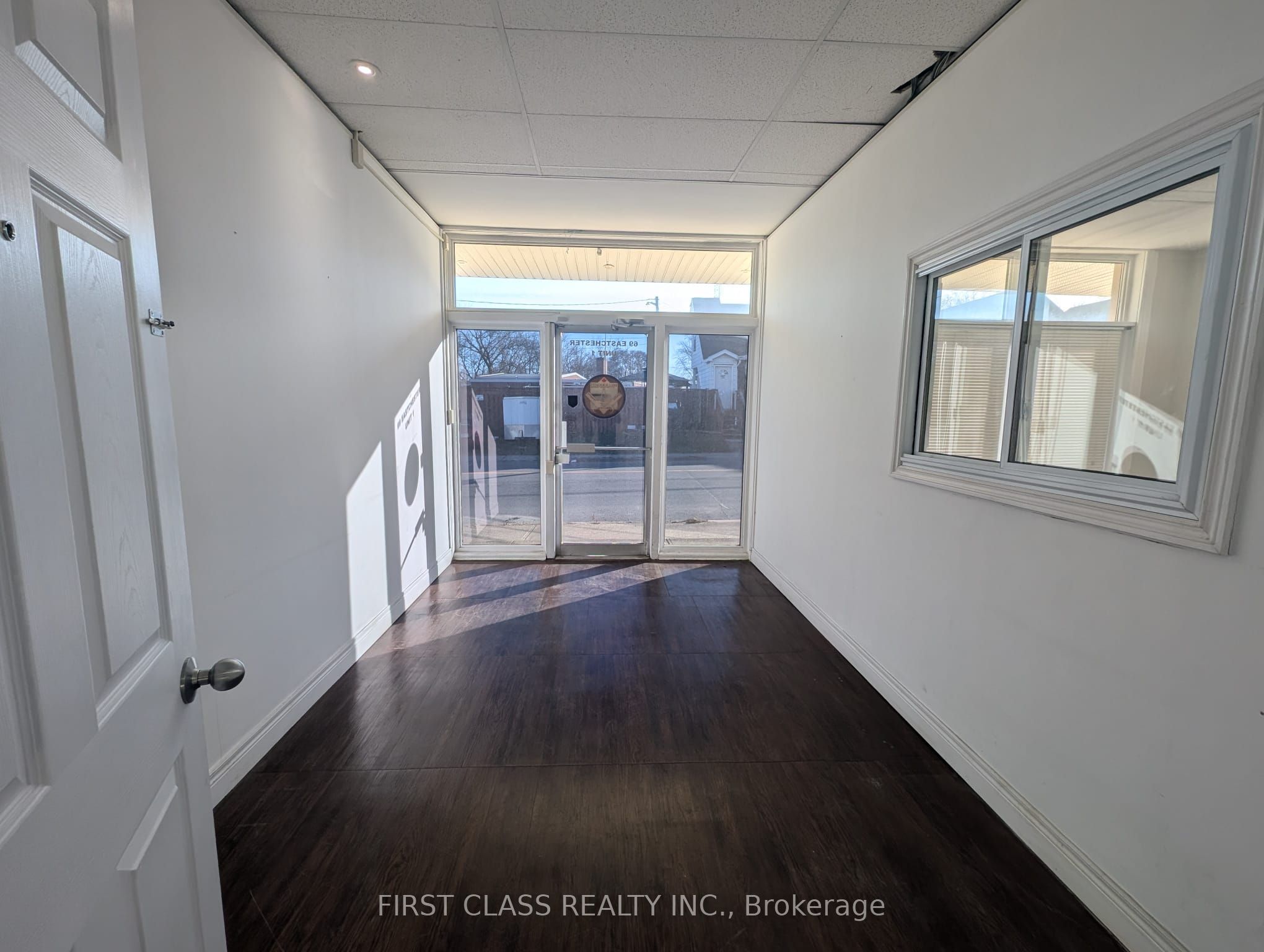 #a - 69 Eastchester Avenue Property Photo 4