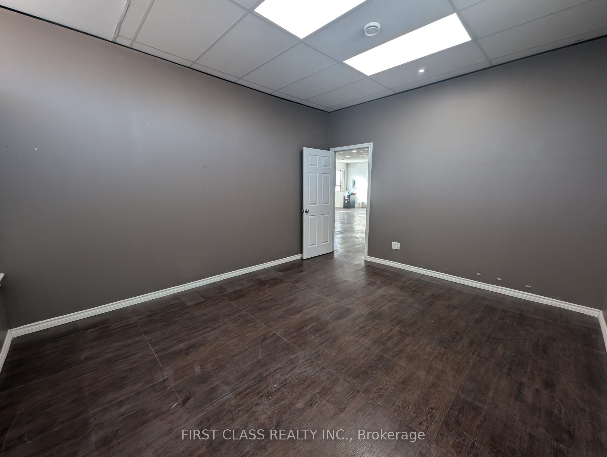 #a - 69 Eastchester Avenue Property Photo 10