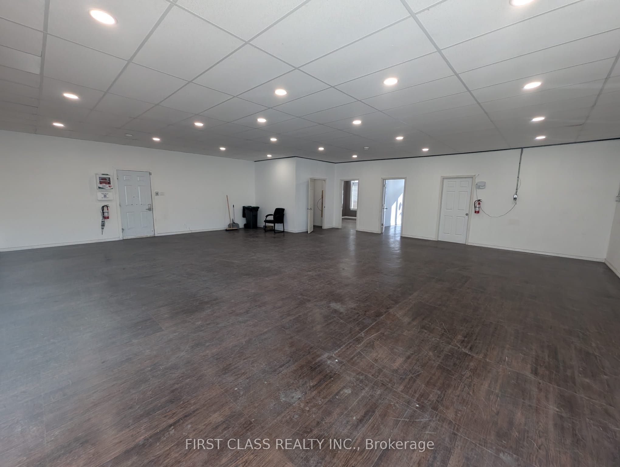 #a - 69 Eastchester Avenue Property Photo 14