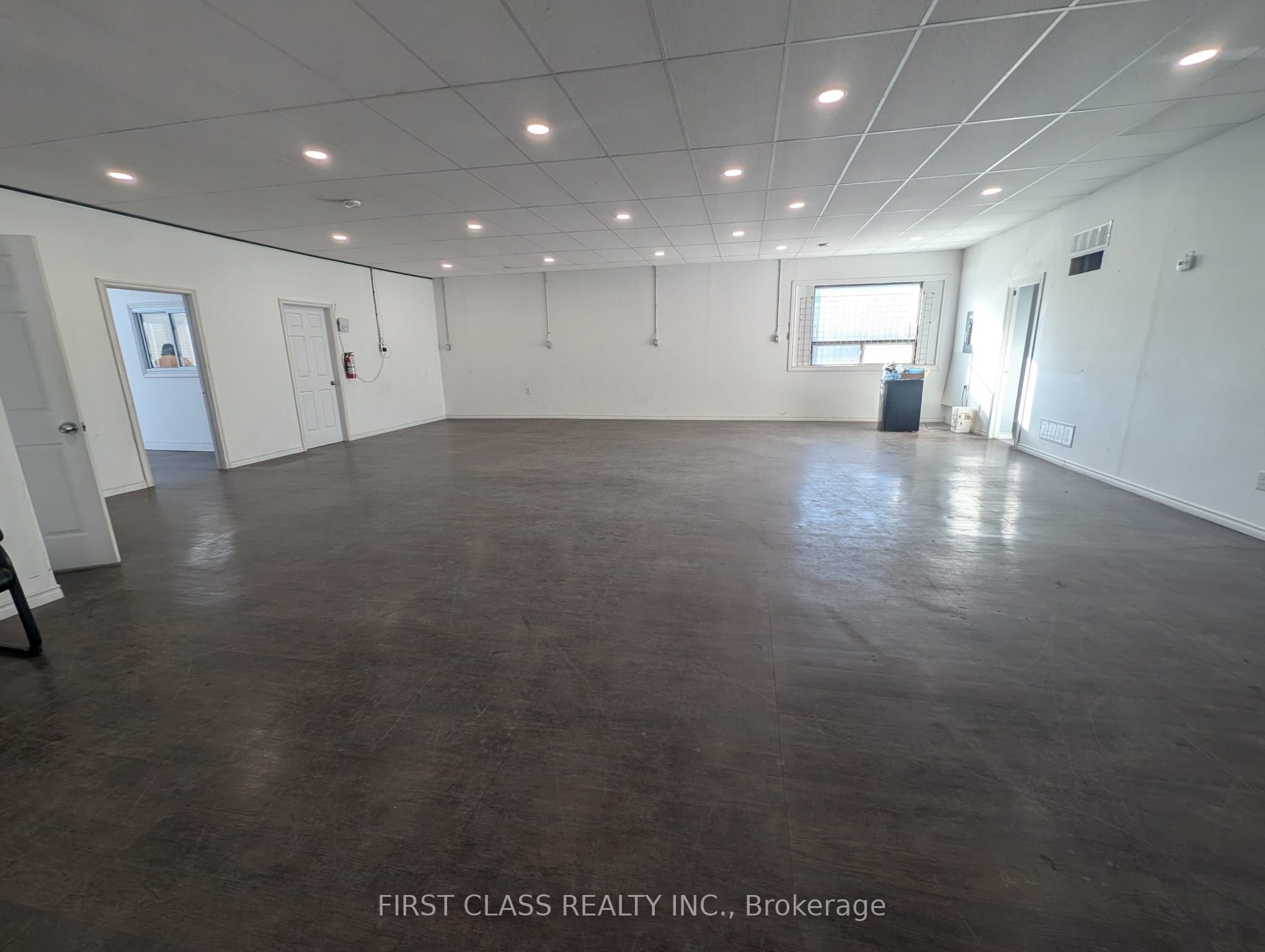 #a - 69 Eastchester Avenue Property Photo 15