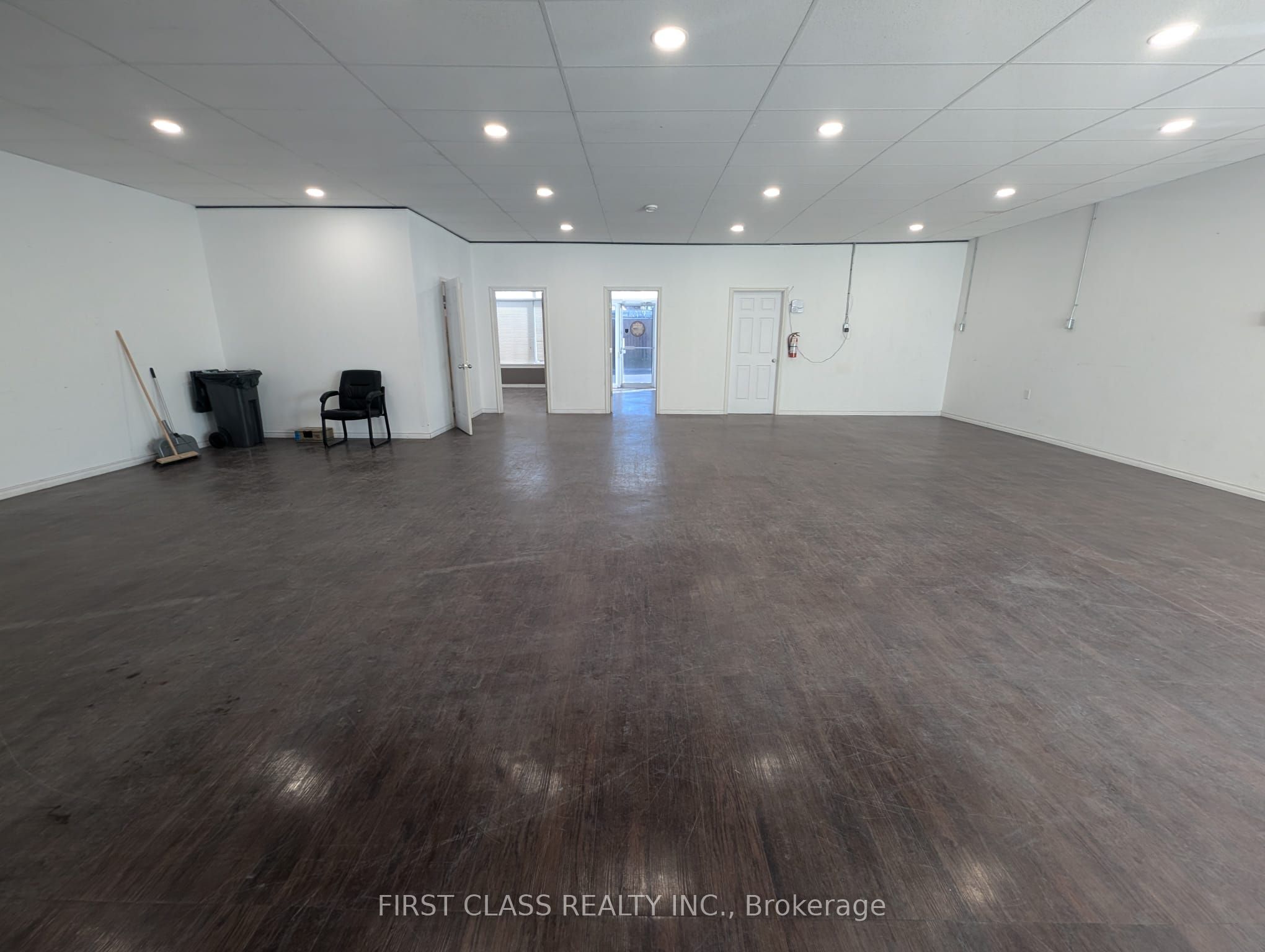 #a - 69 Eastchester Avenue Property Photo 16