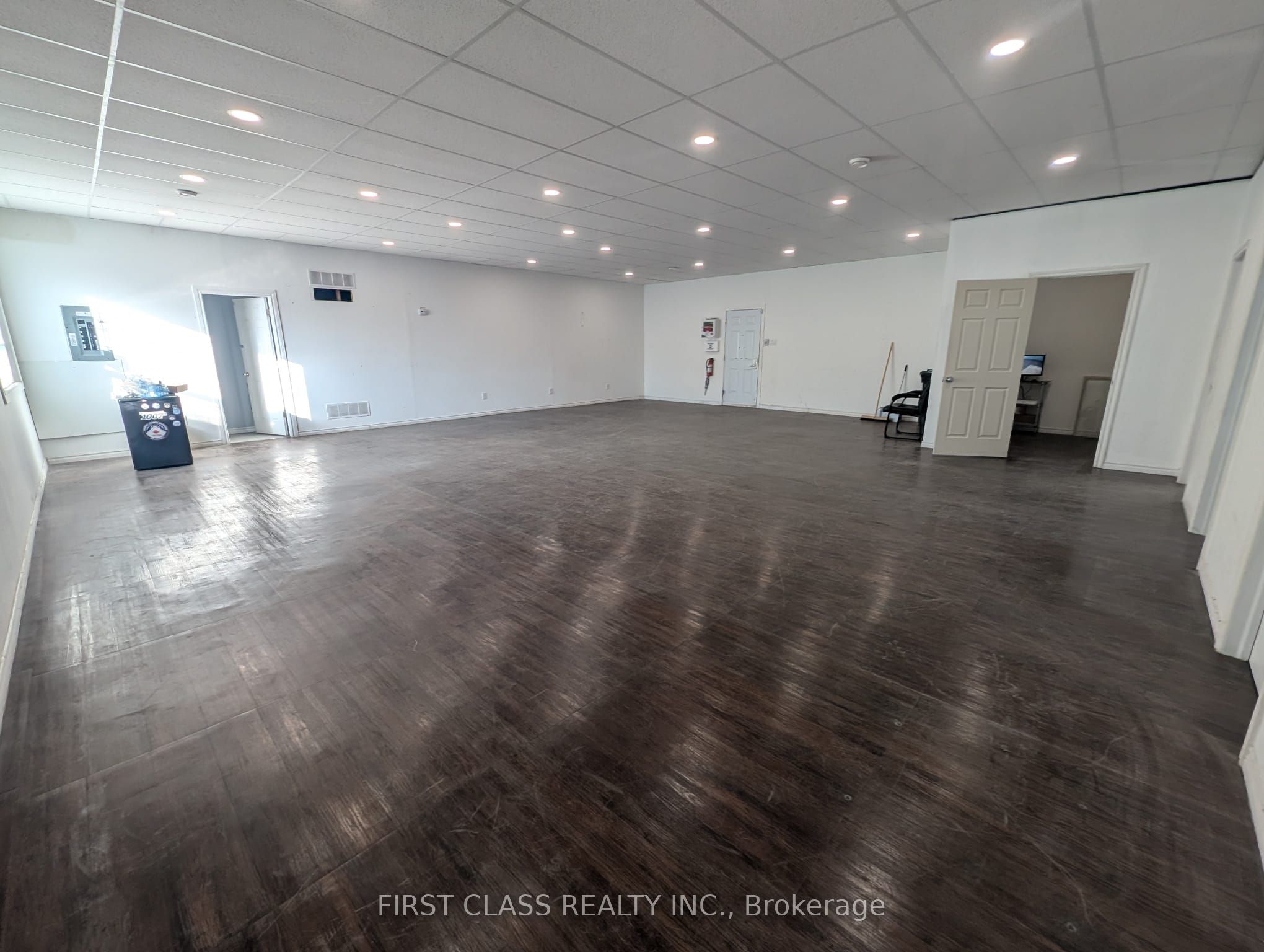 #a - 69 Eastchester Avenue Property Photo 17