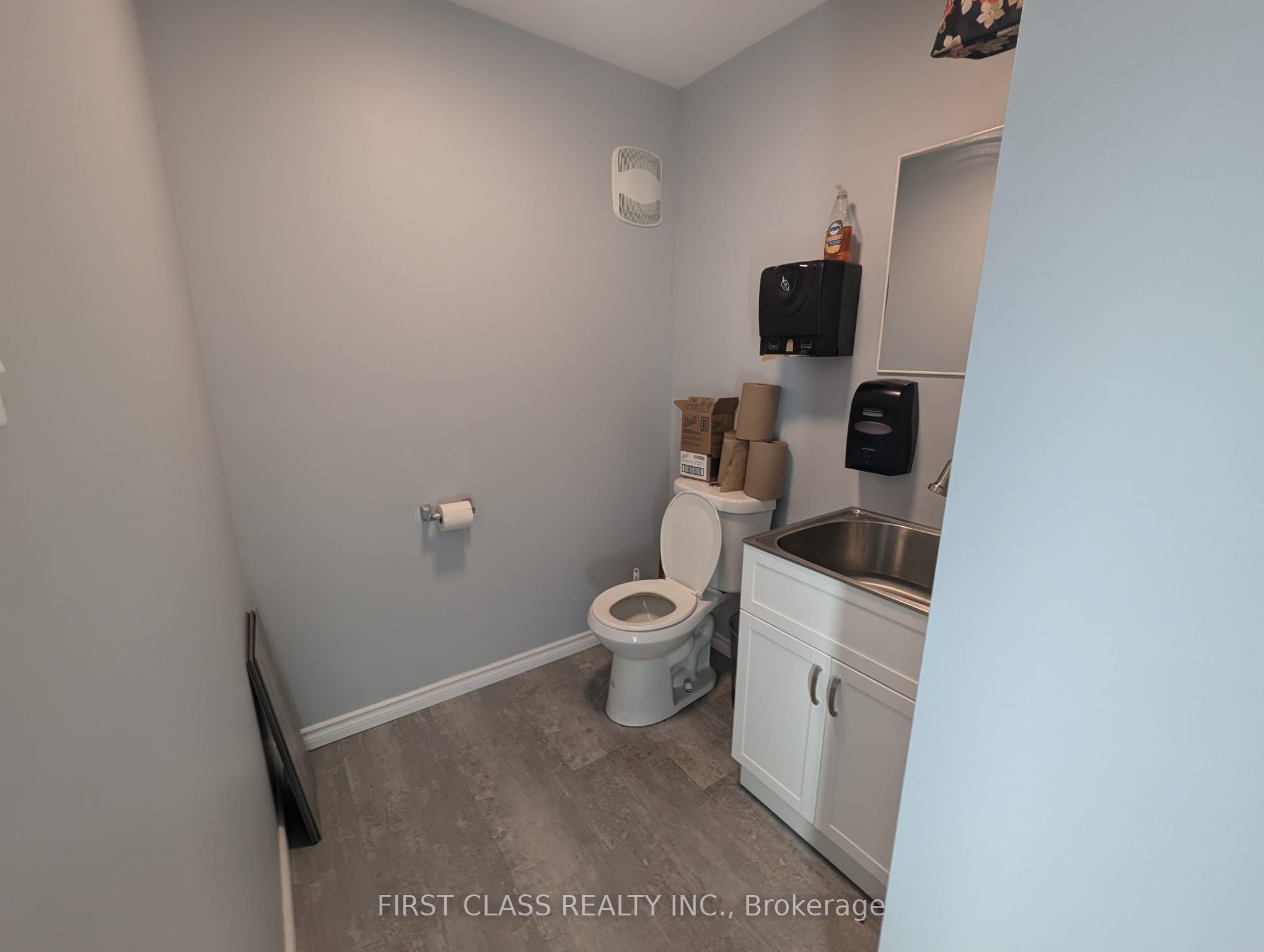 #a - 69 Eastchester Avenue Property Photo 18