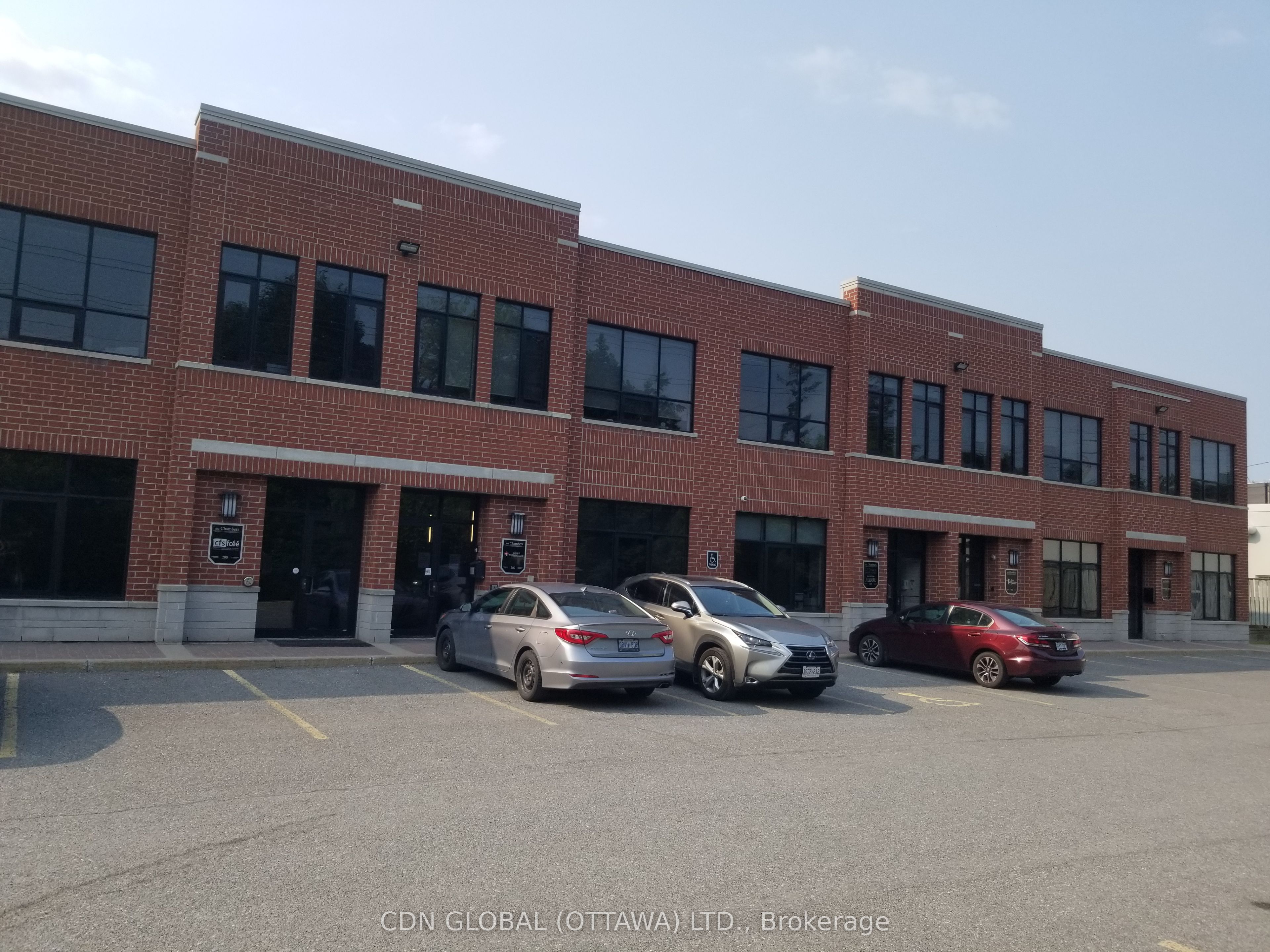 #501 - 2725 Queensview Drive Property Photo 1