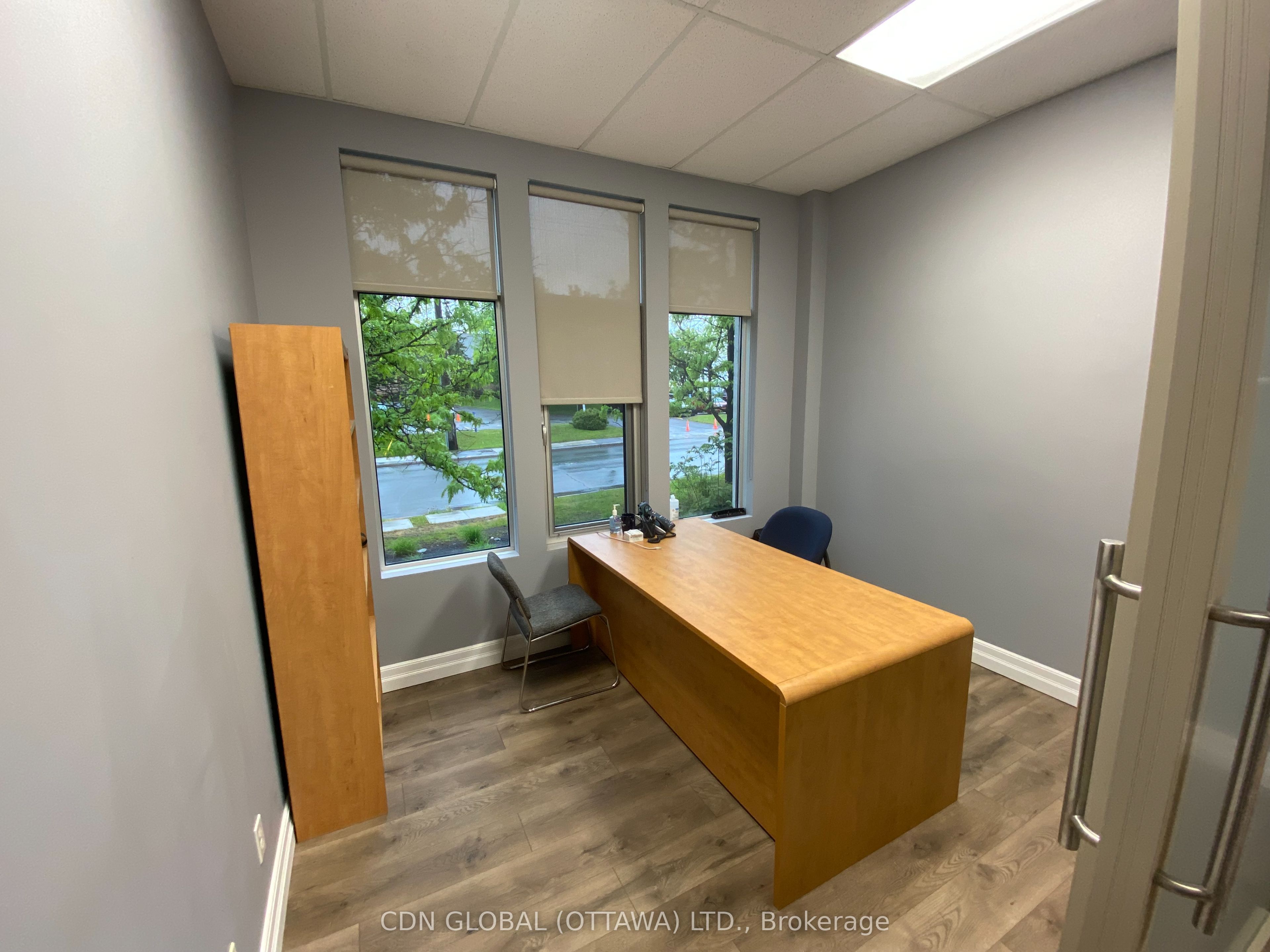 #501 - 2725 Queensview Drive Property Photo 9