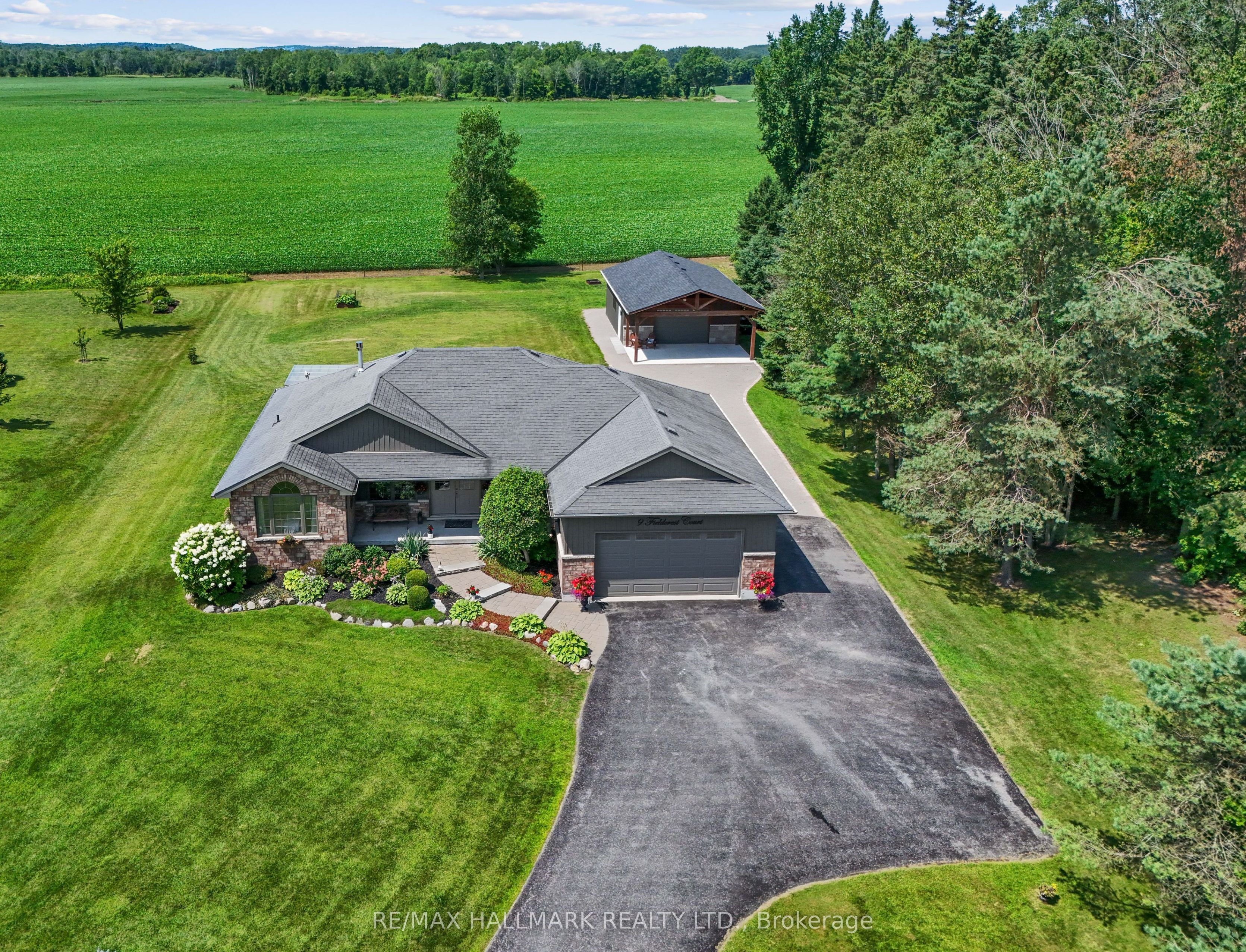 9 Fieldcrest Court Property Photo