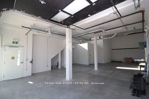 #16 - 587 Hanlon Creek Boulevard Property Photo 17