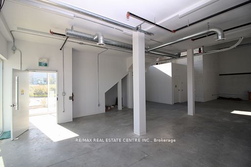 #16 - 587 Hanlon Creek Boulevard Property Photo 26