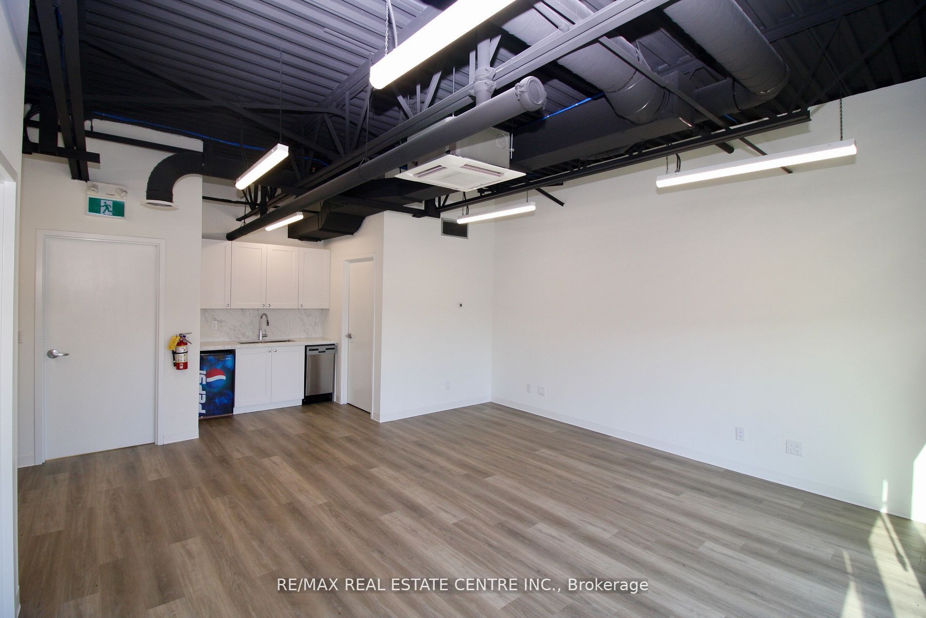#16 - 587 Hanlon Creek Boulevard Property Photo 61