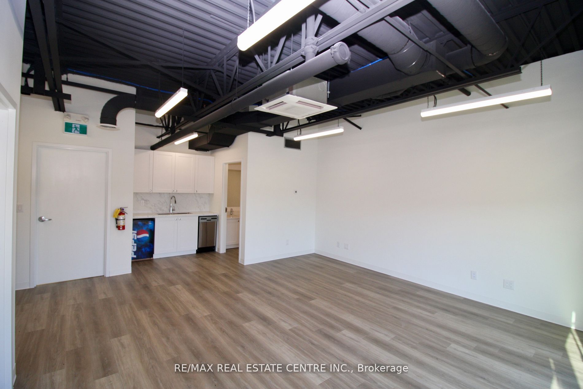 #16 - 587 Hanlon Creek Boulevard Property Photo 65