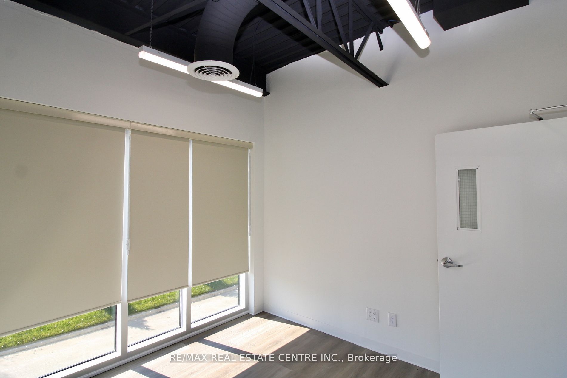 #16 - 587 Hanlon Creek Boulevard Property Photo 71