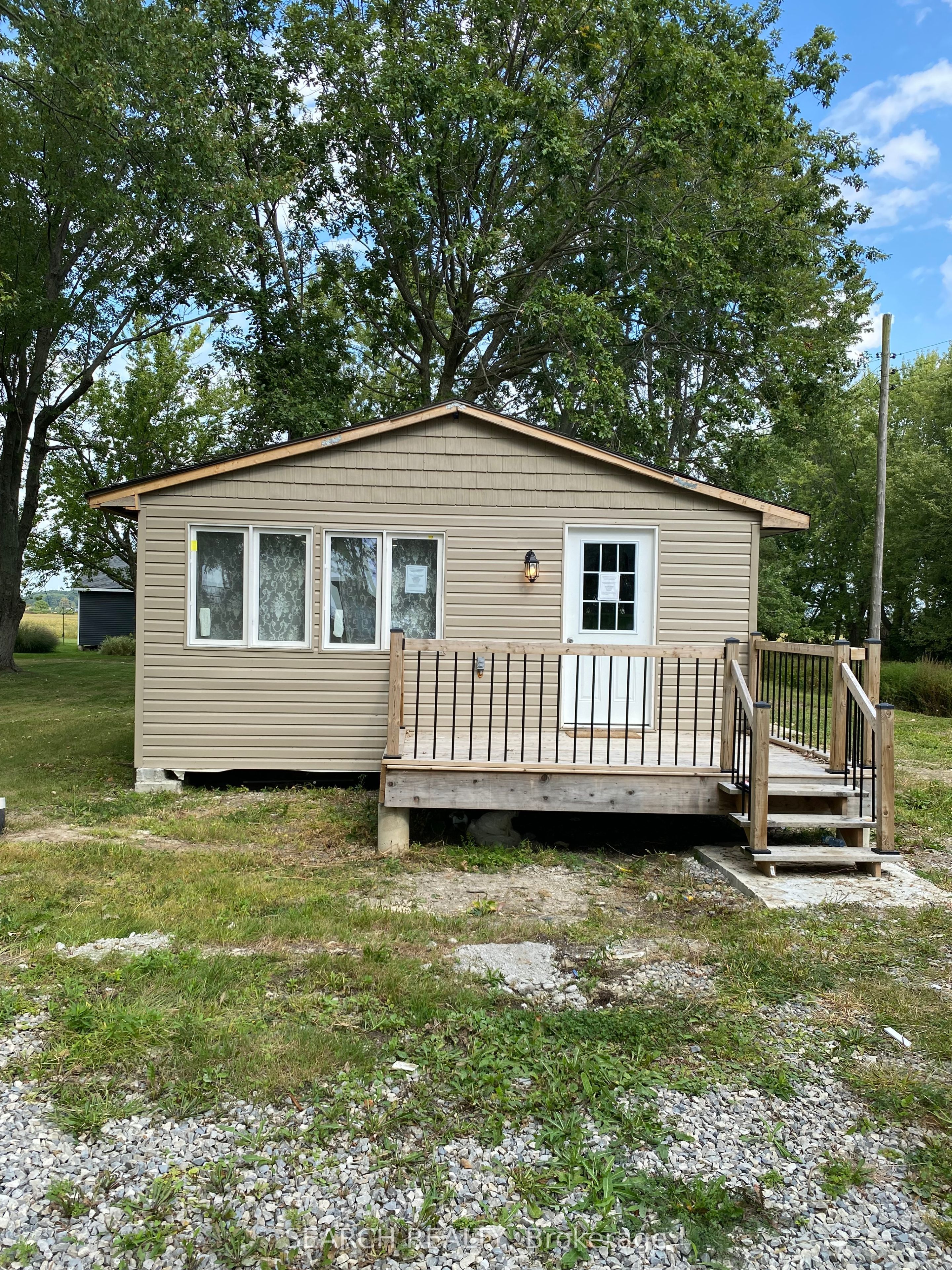 28 Derner Line Property Photo 3