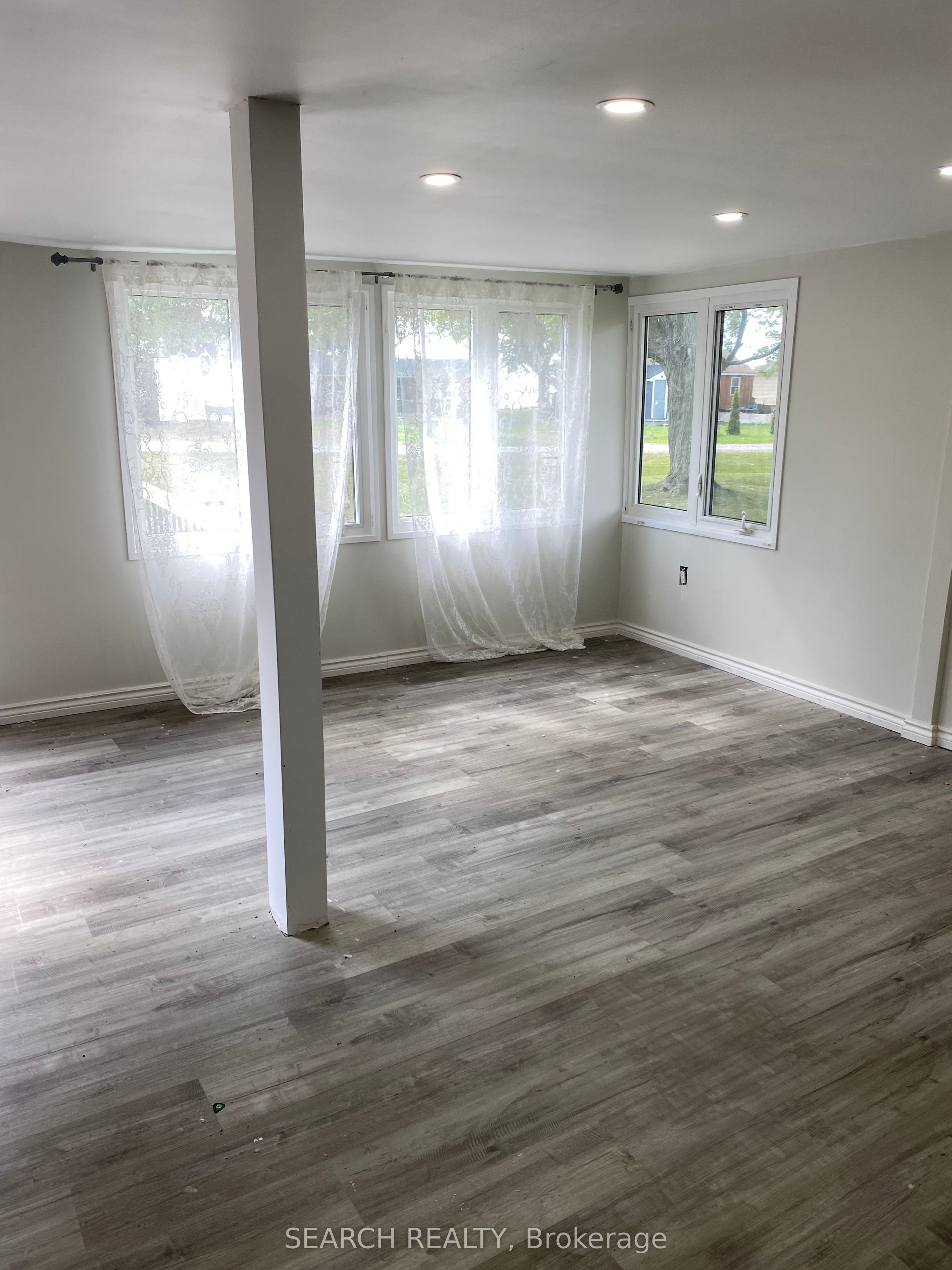 28 Derner Line Property Photo 7