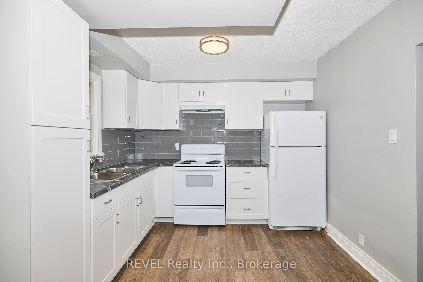 43 Cosby Avenue Property Photo 6