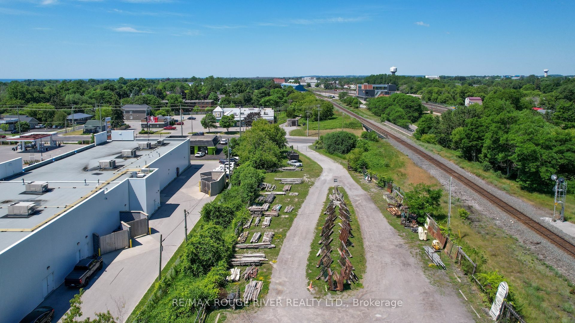 540 Division Street Property Photo 9