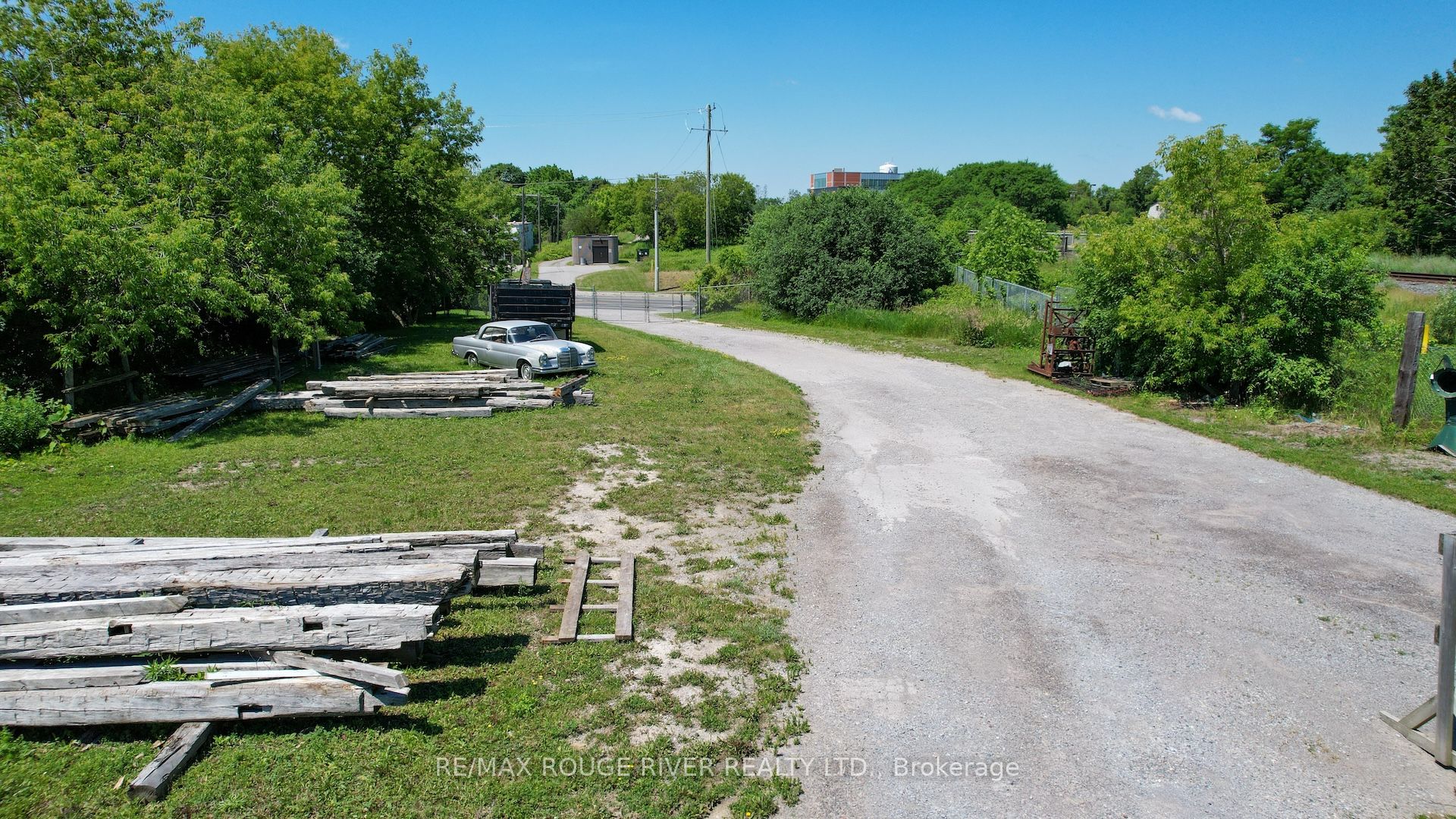 540 Division Street Property Photo 10