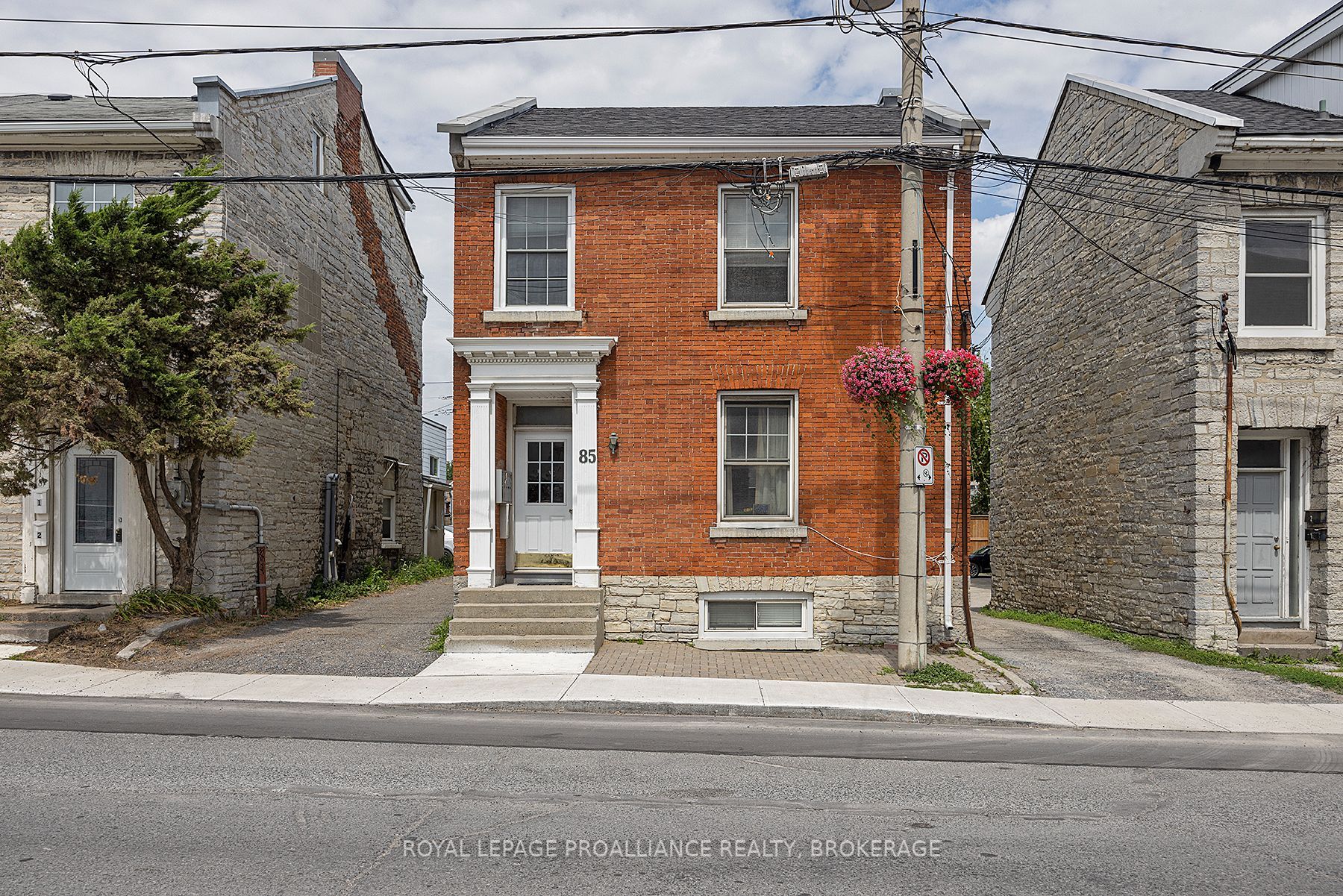 85 Queen Street Property Photo 1