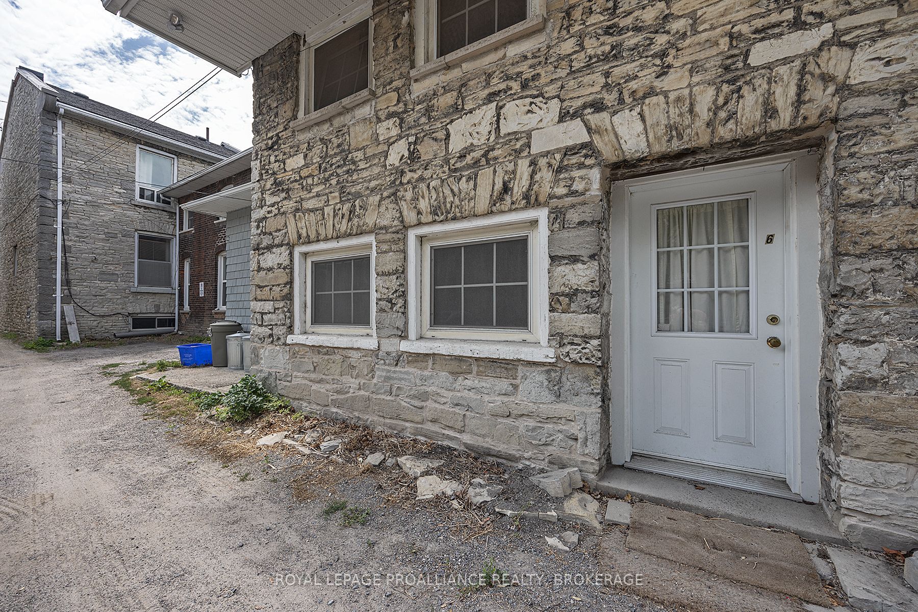 85 Queen Street Property Photo 10