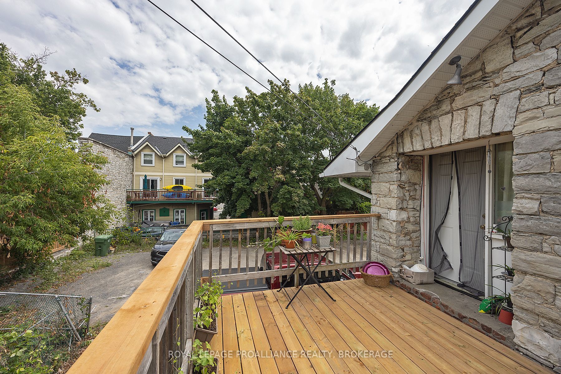 85 Queen Street Property Photo 37