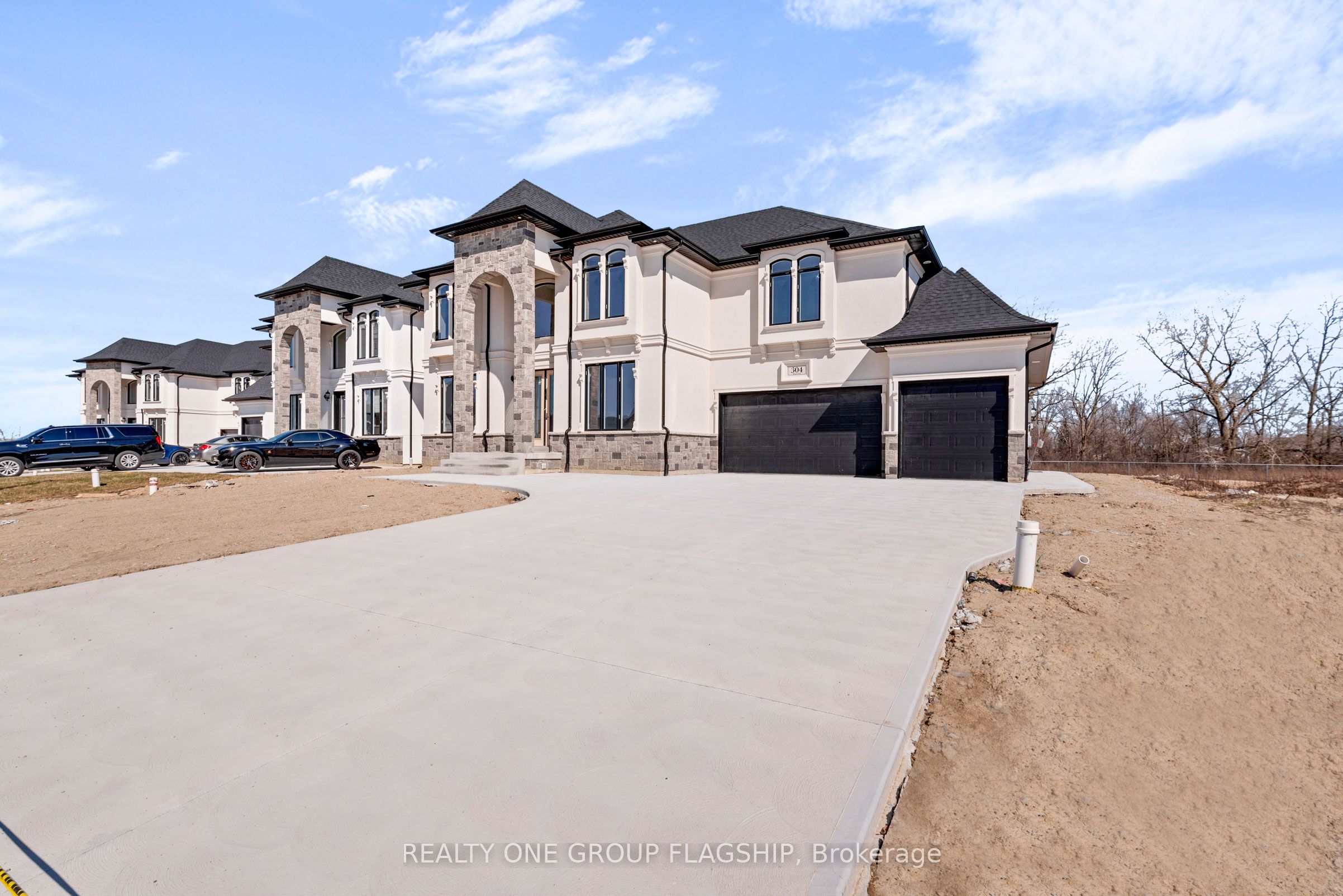 322 Benson Court Property Photo 2