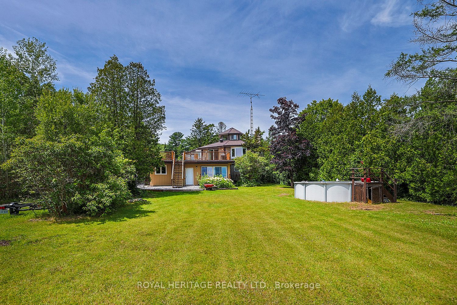 5225 Rice Lake Drive Property Photo 4