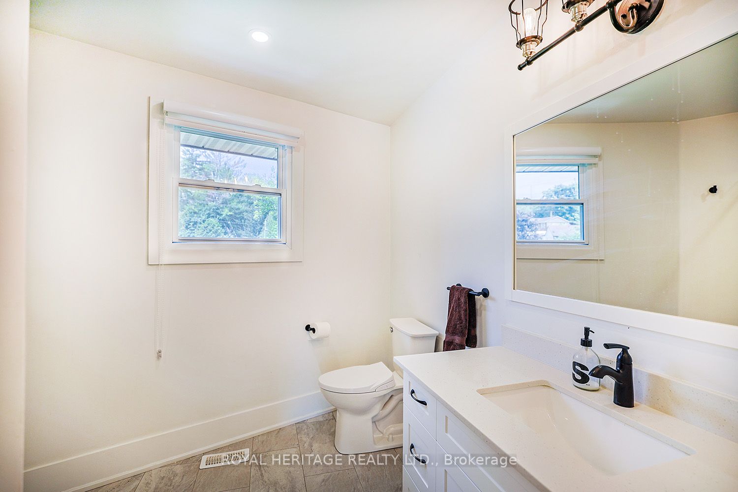 5225 Rice Lake Drive Property Photo 12