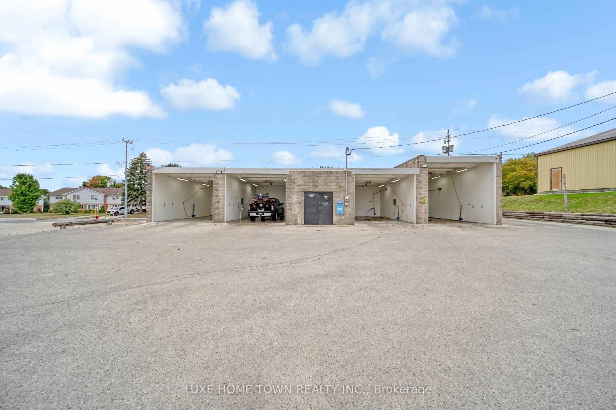 683 11th Street Property Photo 2