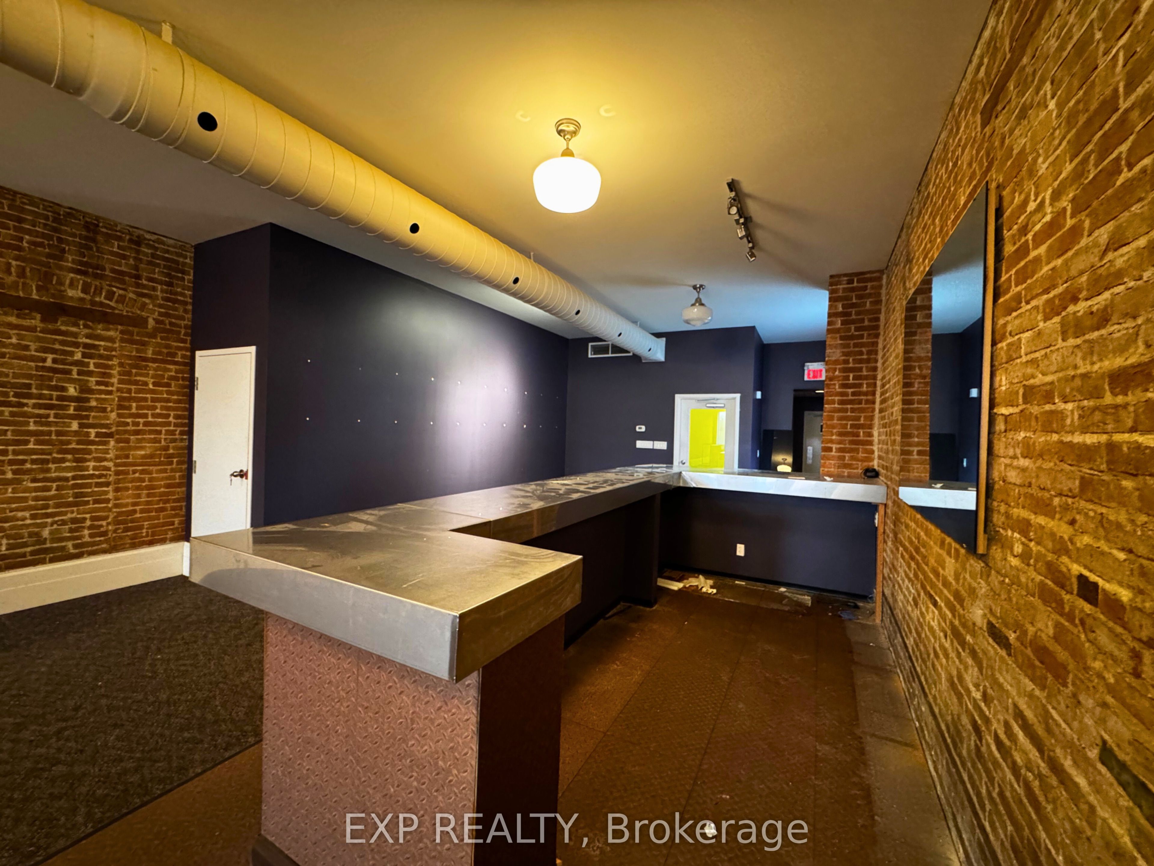 #upper - 14 Norfolk Street Property Photo 8