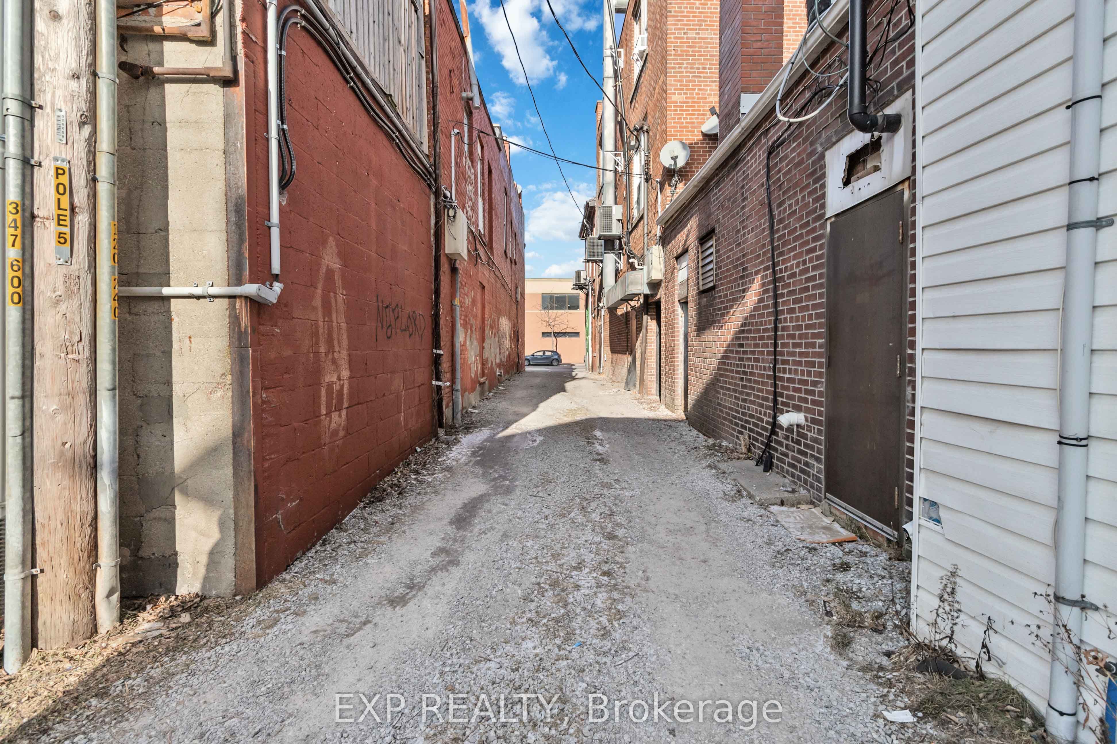 #upper - 14 Norfolk Street Property Photo 12