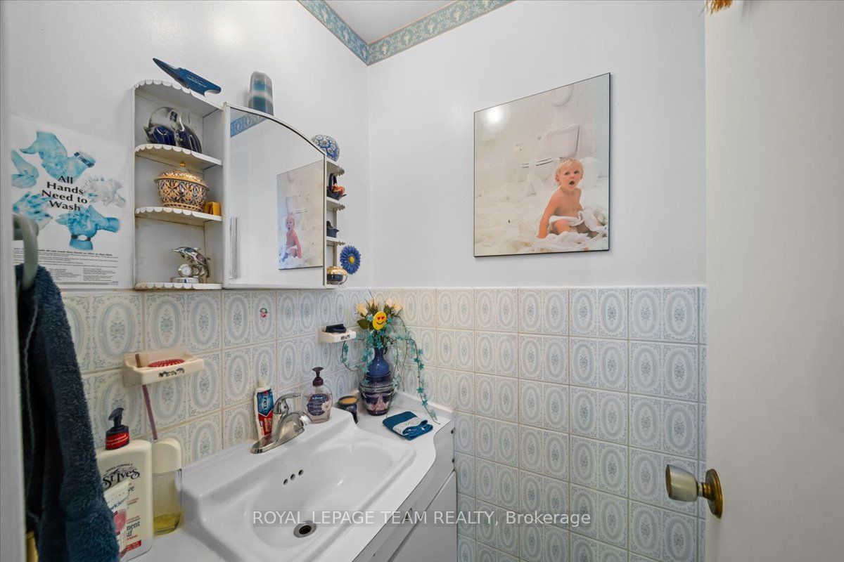 #40 - 1295 Ledbury Avenue Property Photo 10